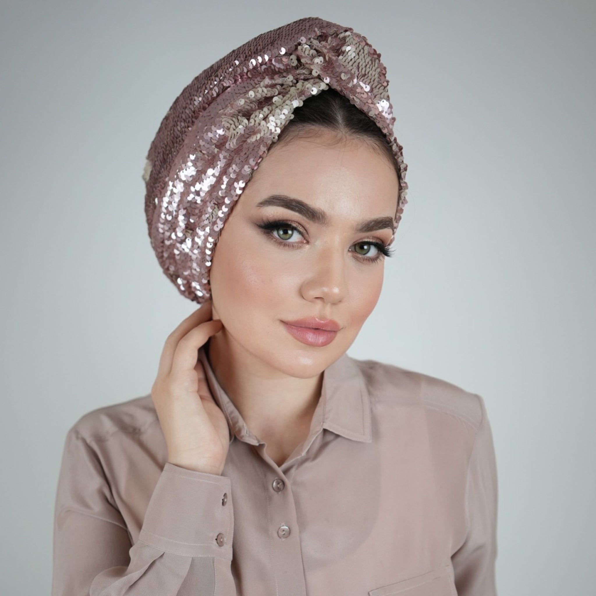 Roma Işıltılı Bone - Çok Renkli Pul Payet Kumaş