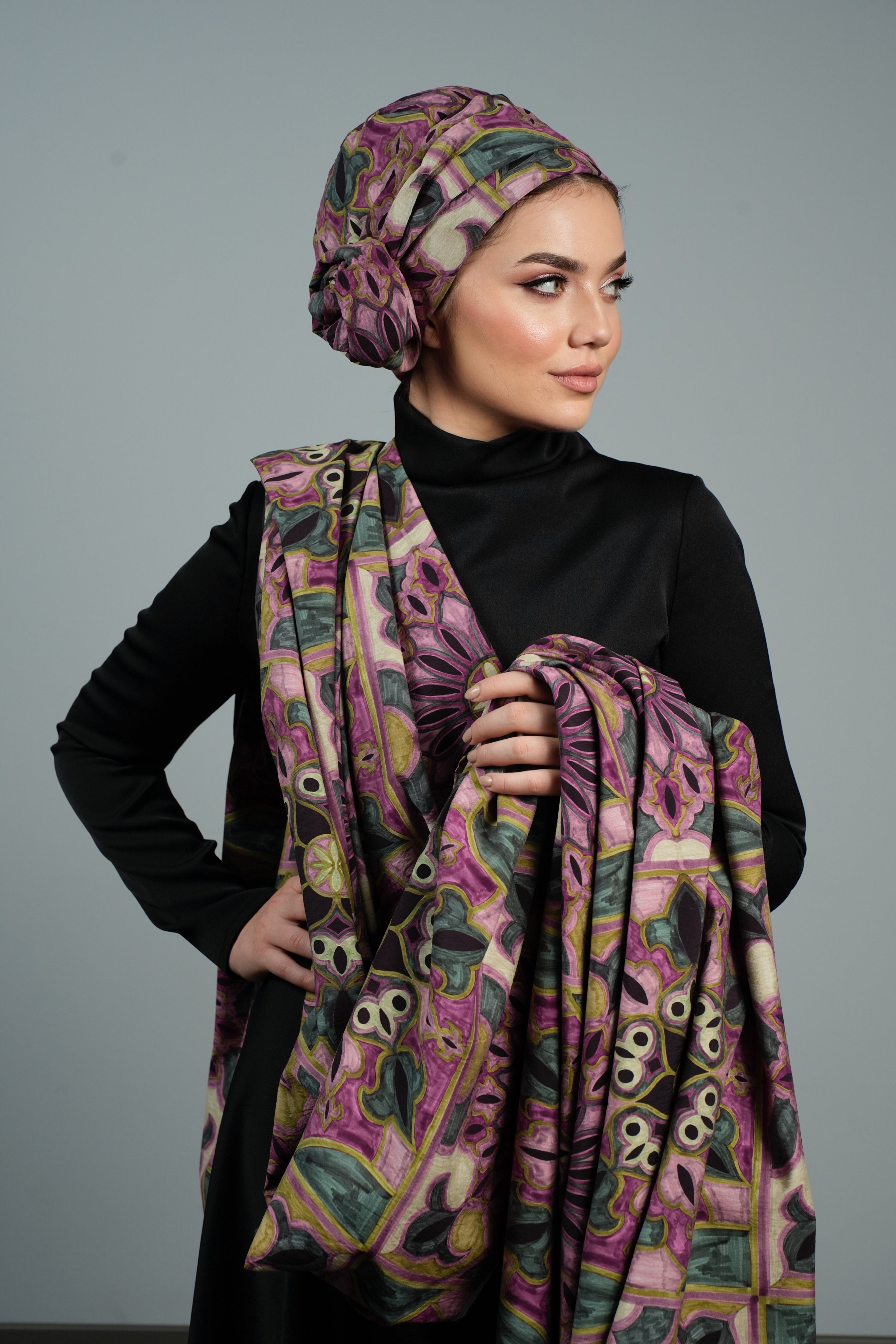 Dubai Bağlamalı Bone - El Boyaması İpek Kumaş