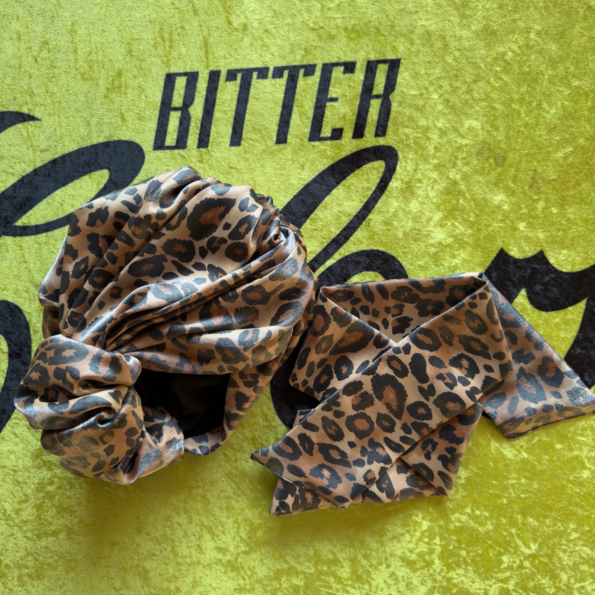 Esra Tokelli Leopar Desenli Penye Astarlı Büzgülü Bone - Kullanıma Hazır Bone - Çok Renkli - BitterColors