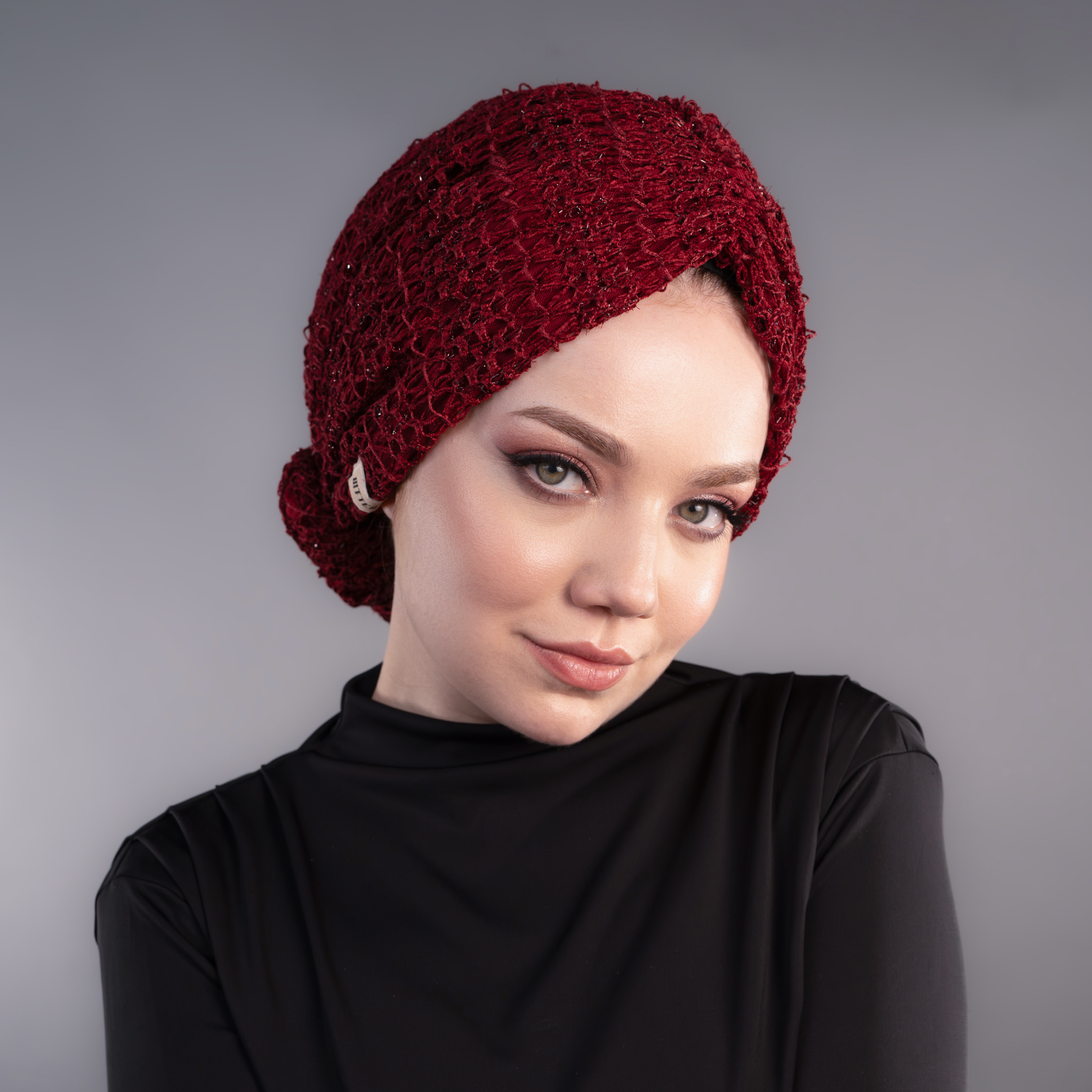 Beyrut Topuzlu Bone - Pul İşlemeli Dantel Kumaş