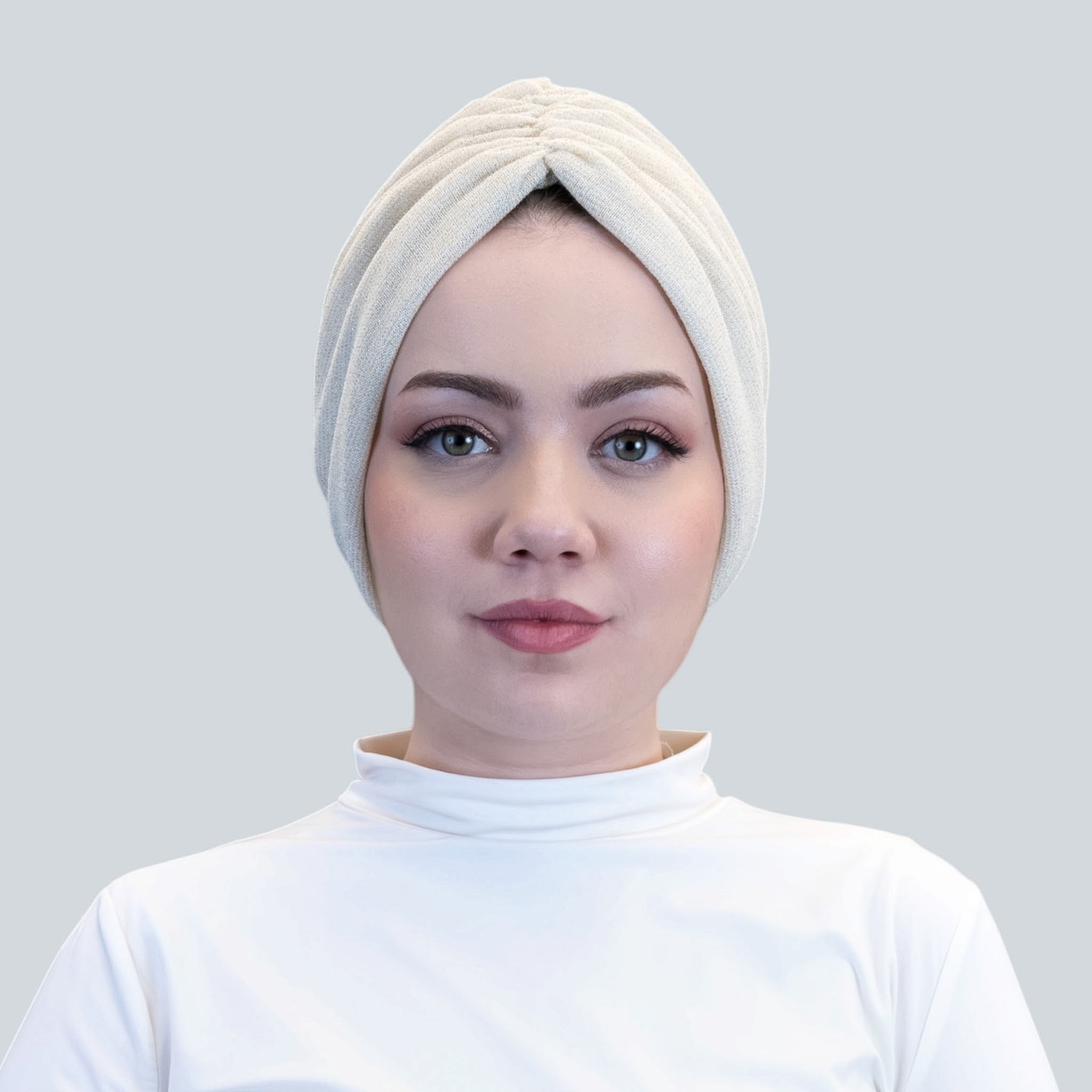 Milano Büzgülü Bone - Gold Simli Ekru - Hafif Örme Kumaş