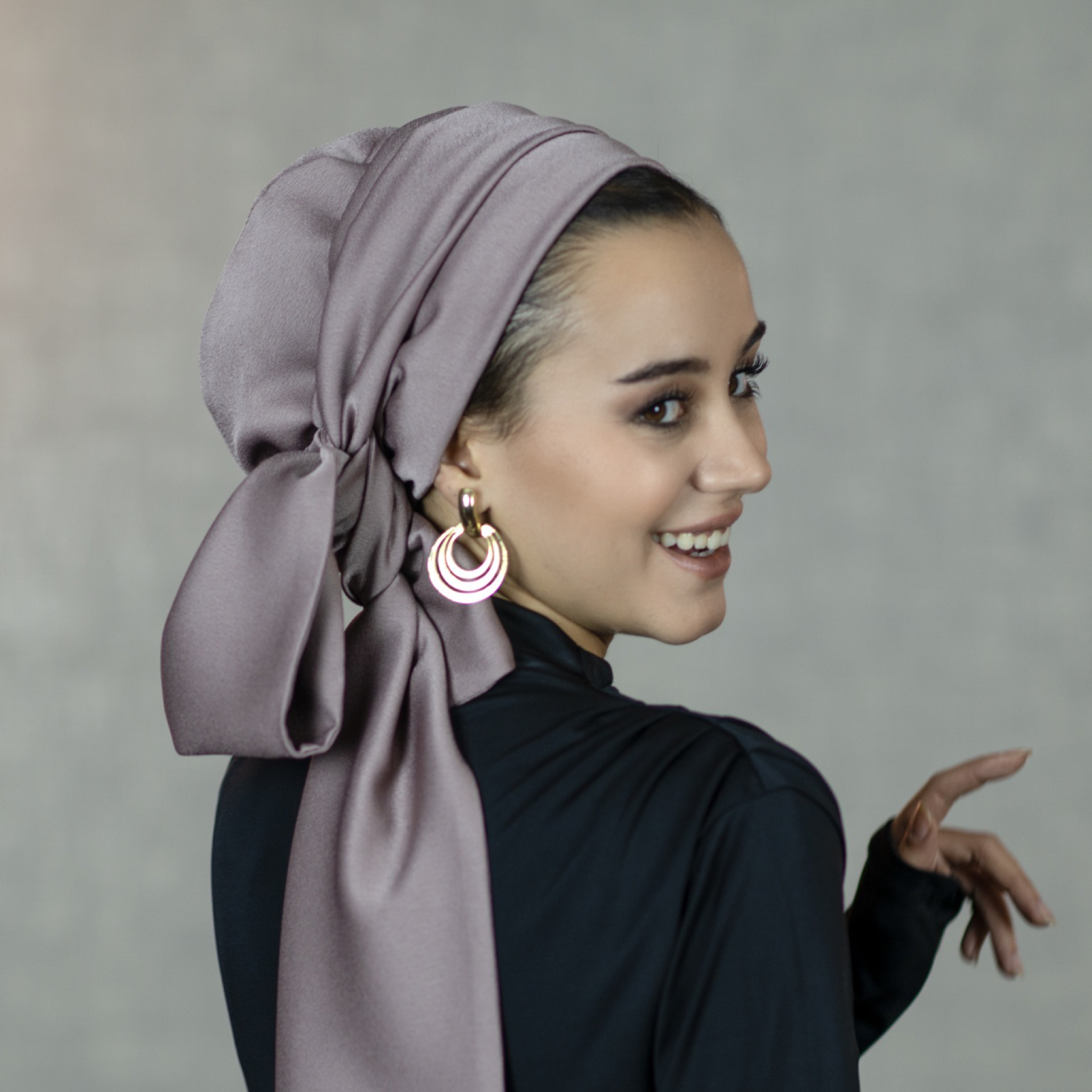 Dubai Bağlamalı Bone - Krep Saten Kumaş