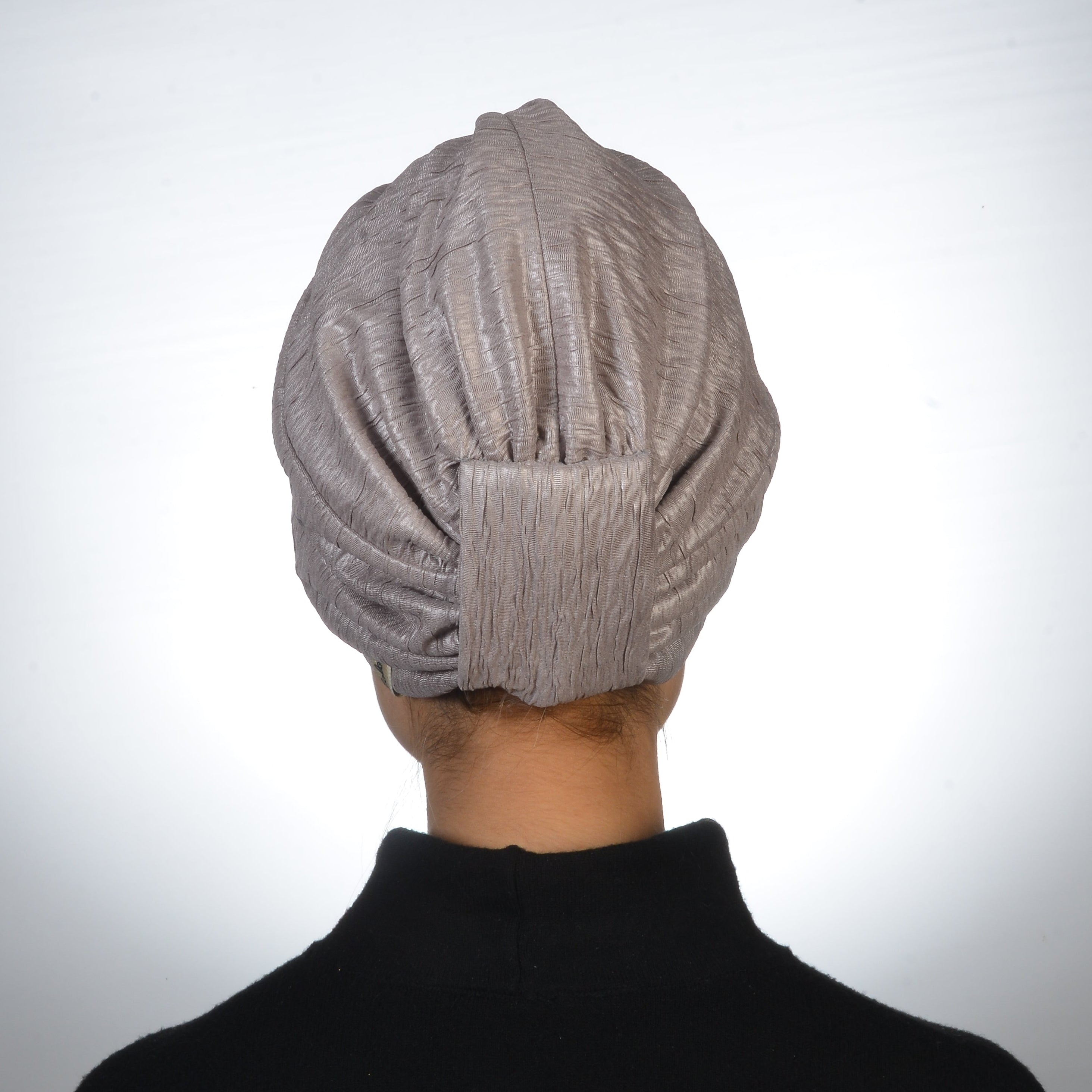 Barcelona Burgulu Bone – Parlak Kırışık Kumaş