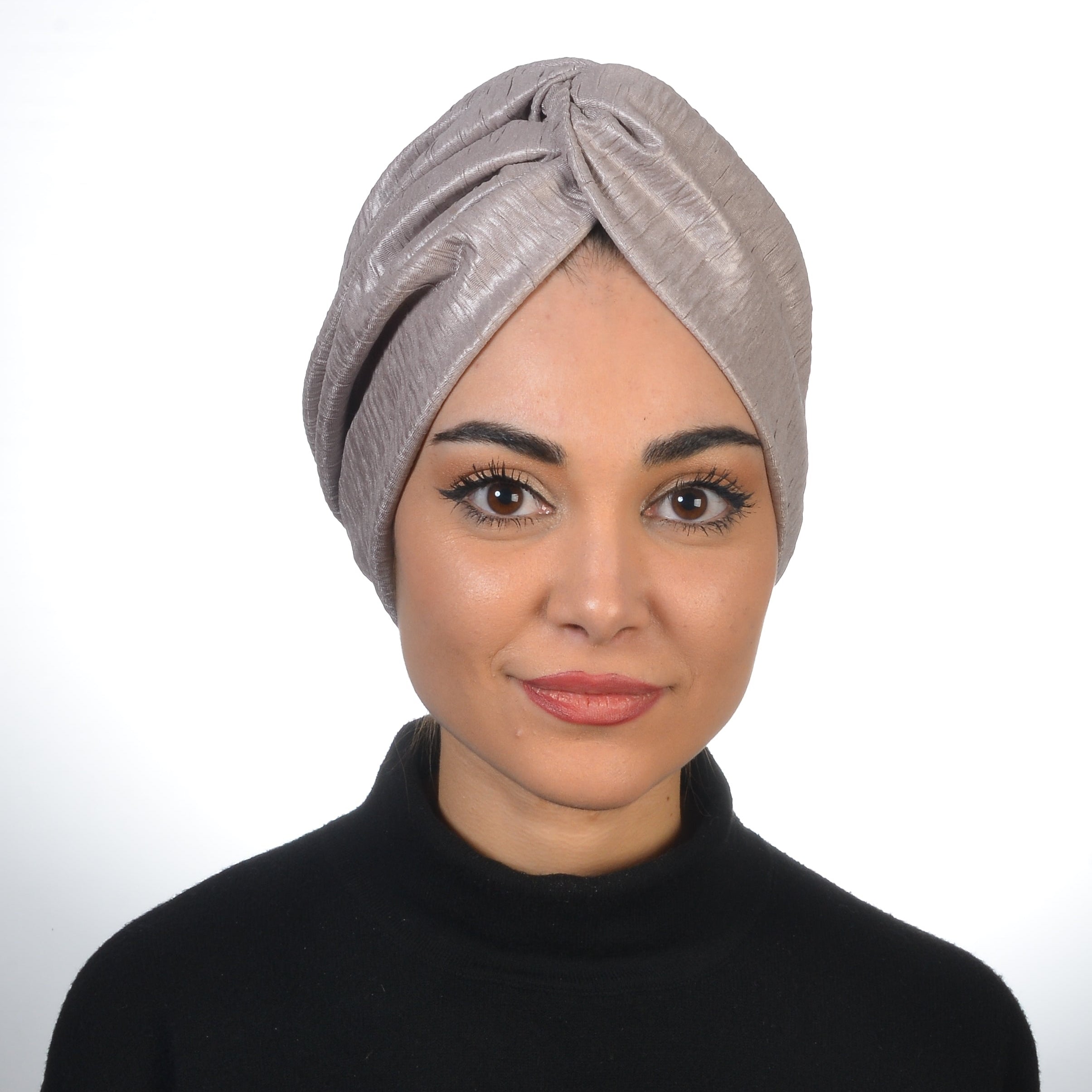 Barcelona Burgulu Bone – Parlak Kırışık Kumaş