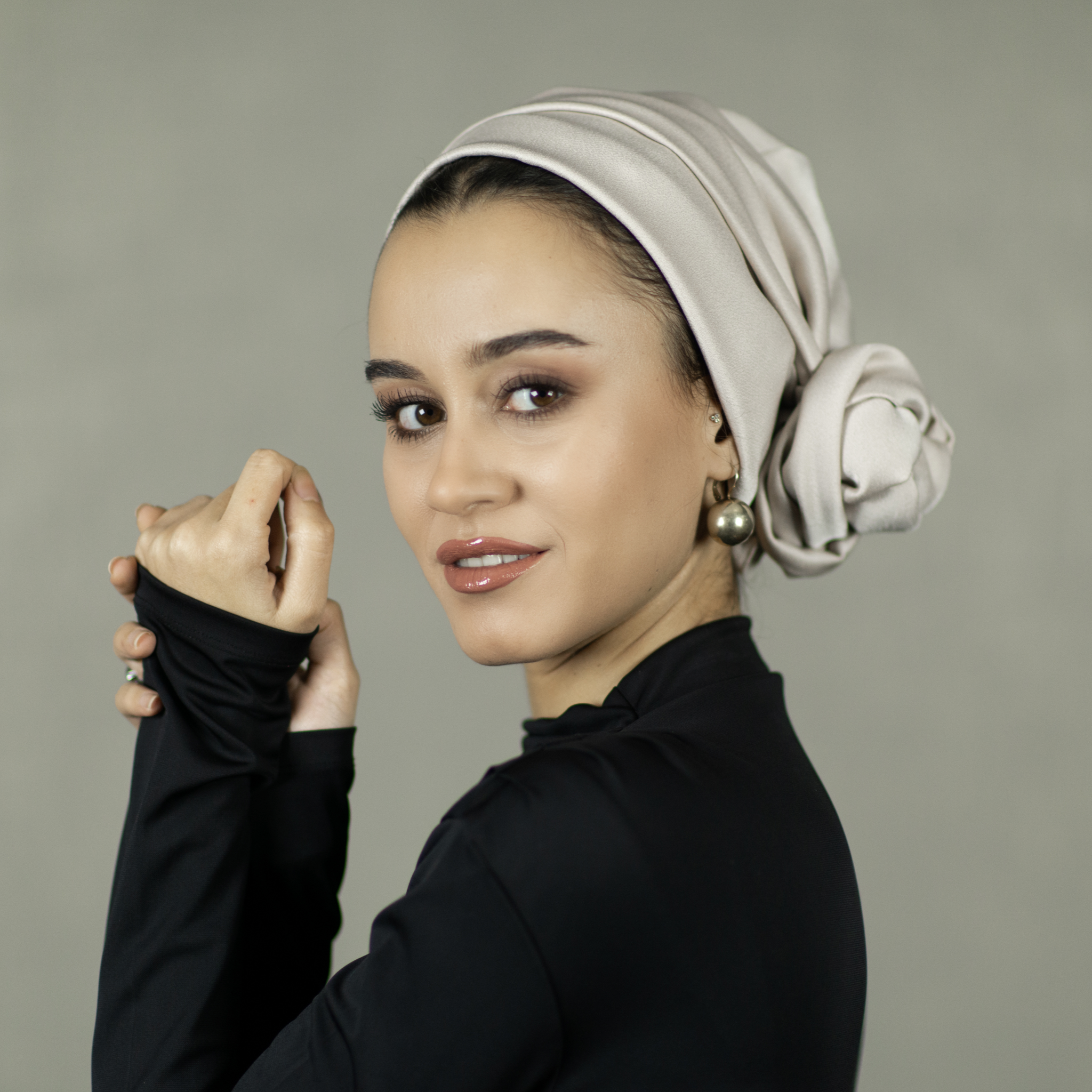 Dubai Bağlamalı Bone - Krep Saten Kumaş