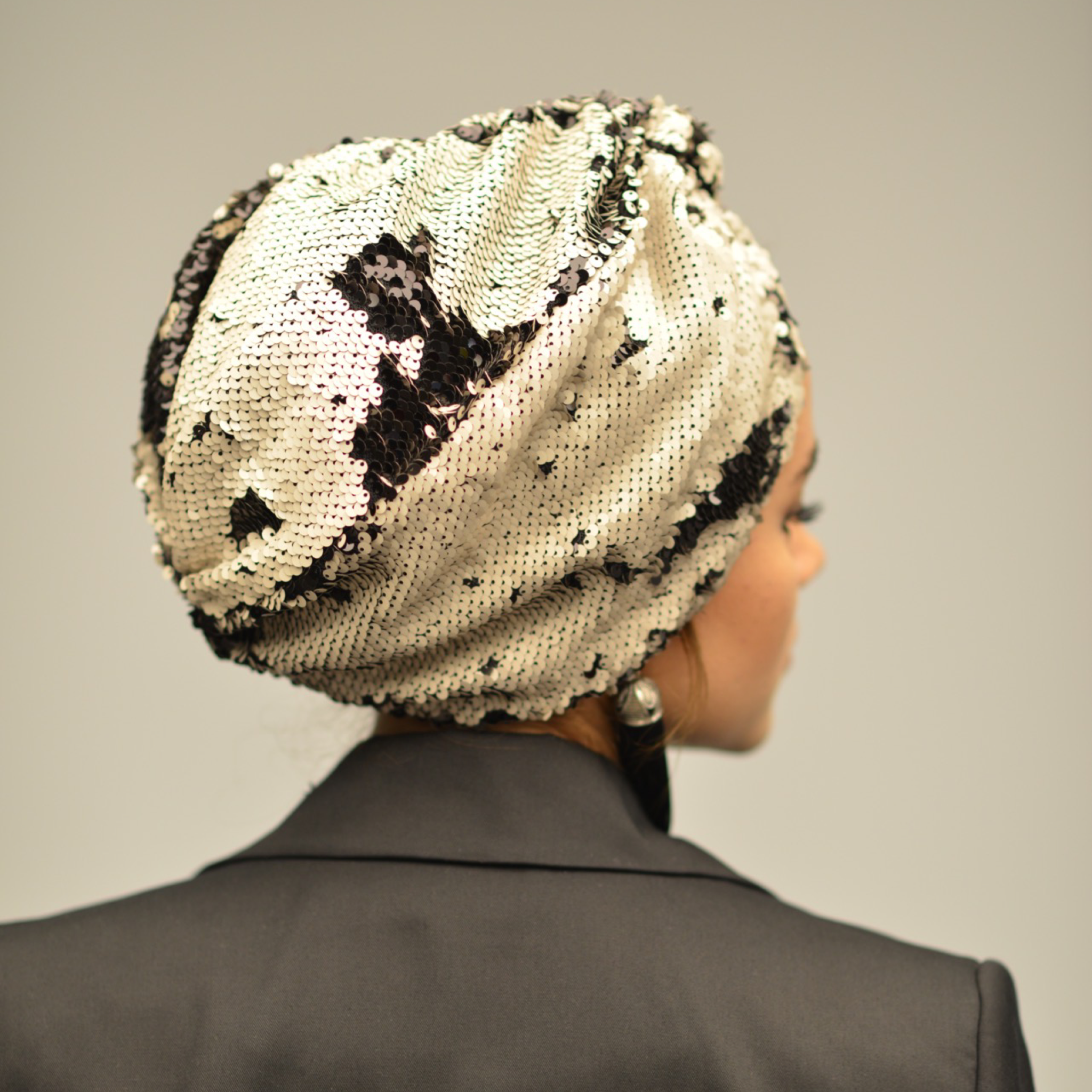 Roma Işıltılı Bone - Çok Renkli Pul Payet Kumaş