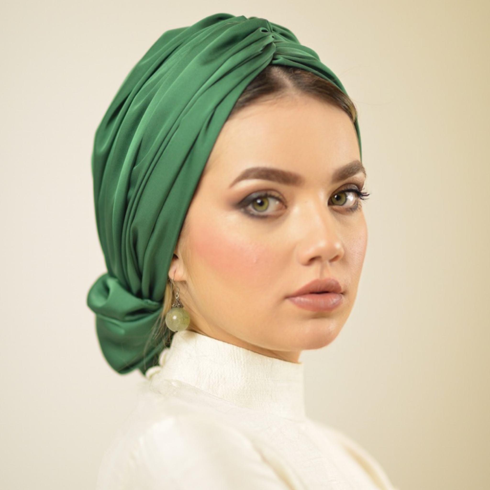 Abu Dhabi Ready-Made Bonnet - Lycra Satin Fabric - Black - BitterColors
