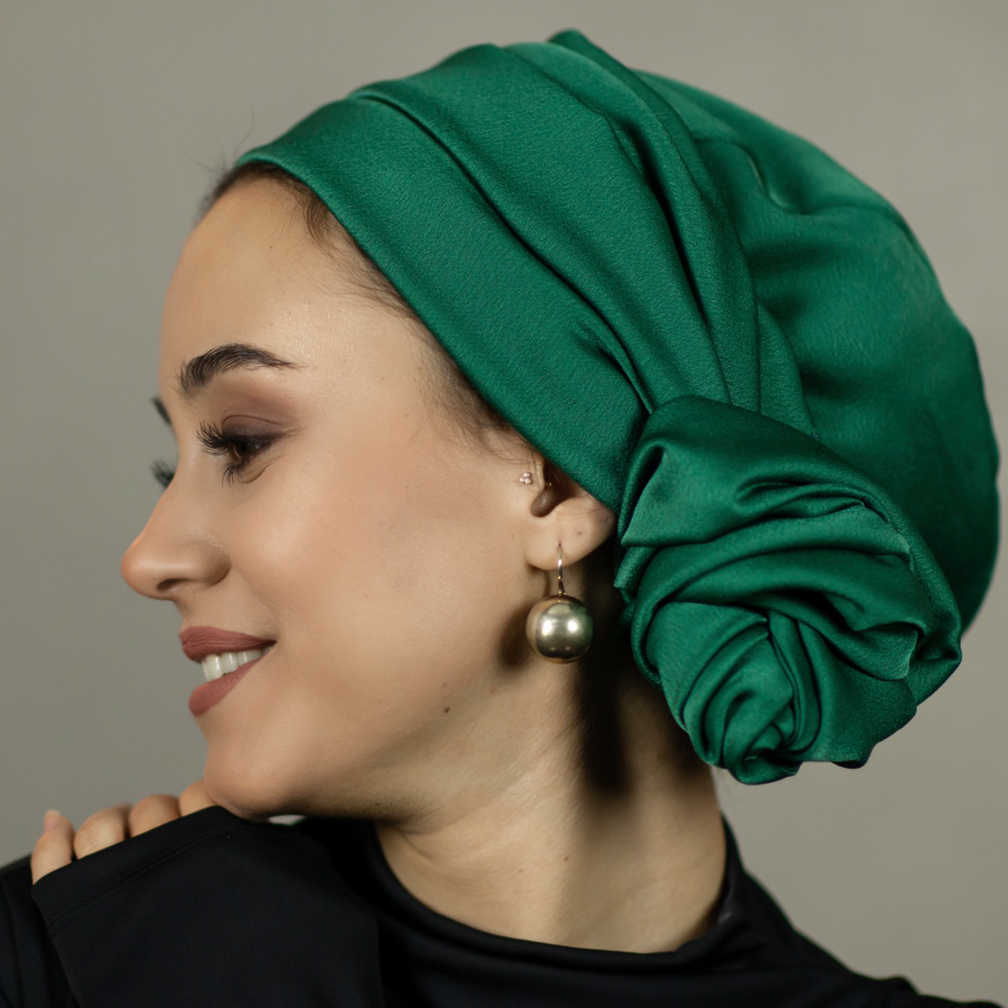 Dubai Bağlamalı Bone - Krep Saten Kumaş