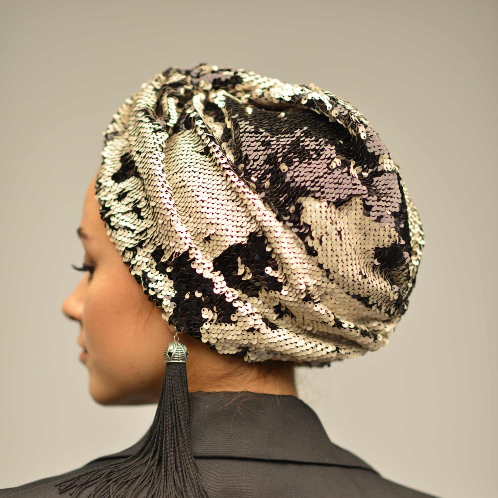 Roma Işıltılı Bone - Çok Renkli Pul Payet Kumaş