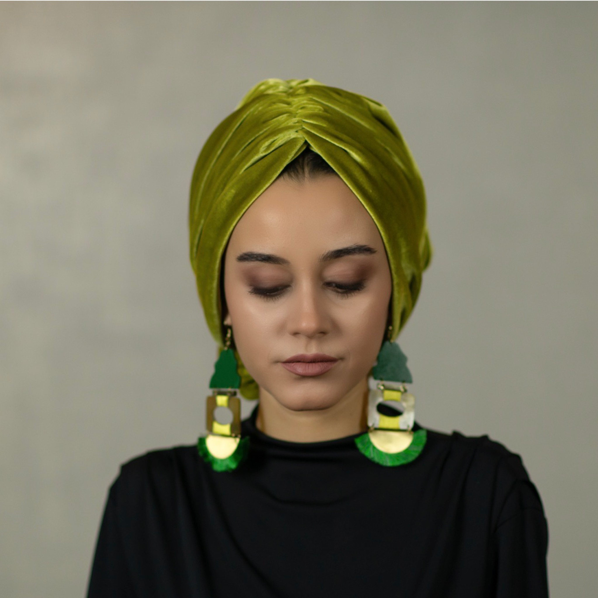 Beyrut Topuzlu Bone - Kadife Kumaş