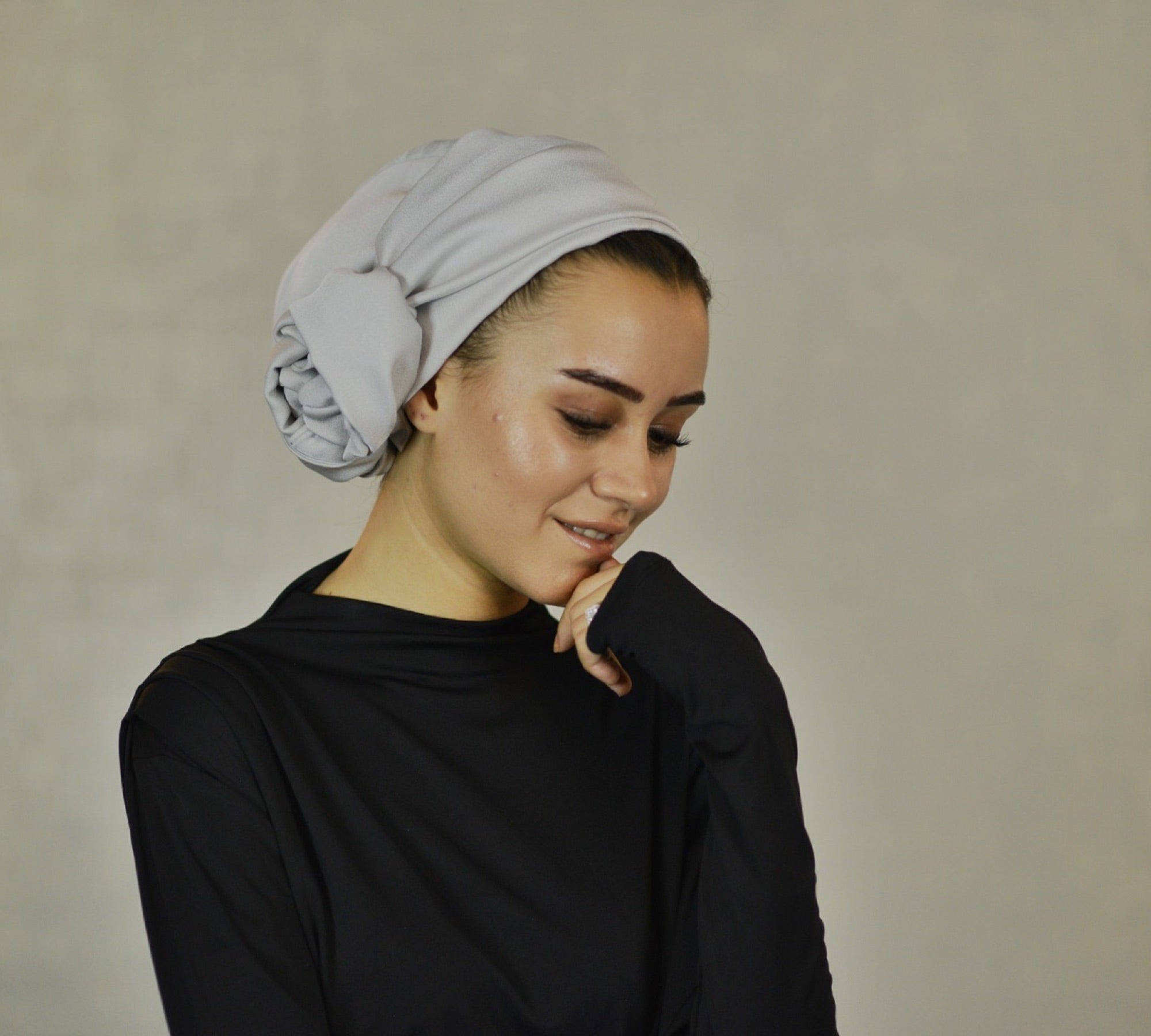 Dubai Bağlamalı Bone - Krep Saten Kumaş