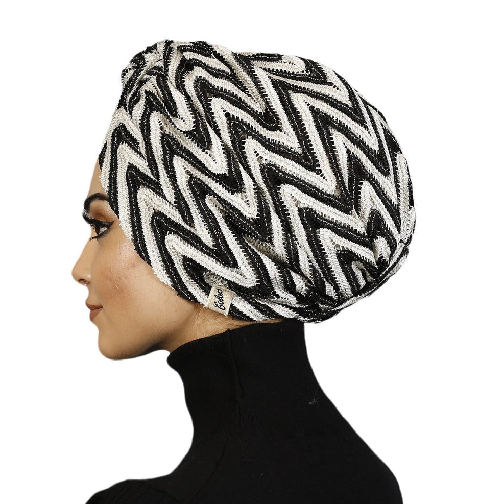 Barcelona Burgulu Bone - Siyah Beyaz Zikzak Desenli Örme Kumaş