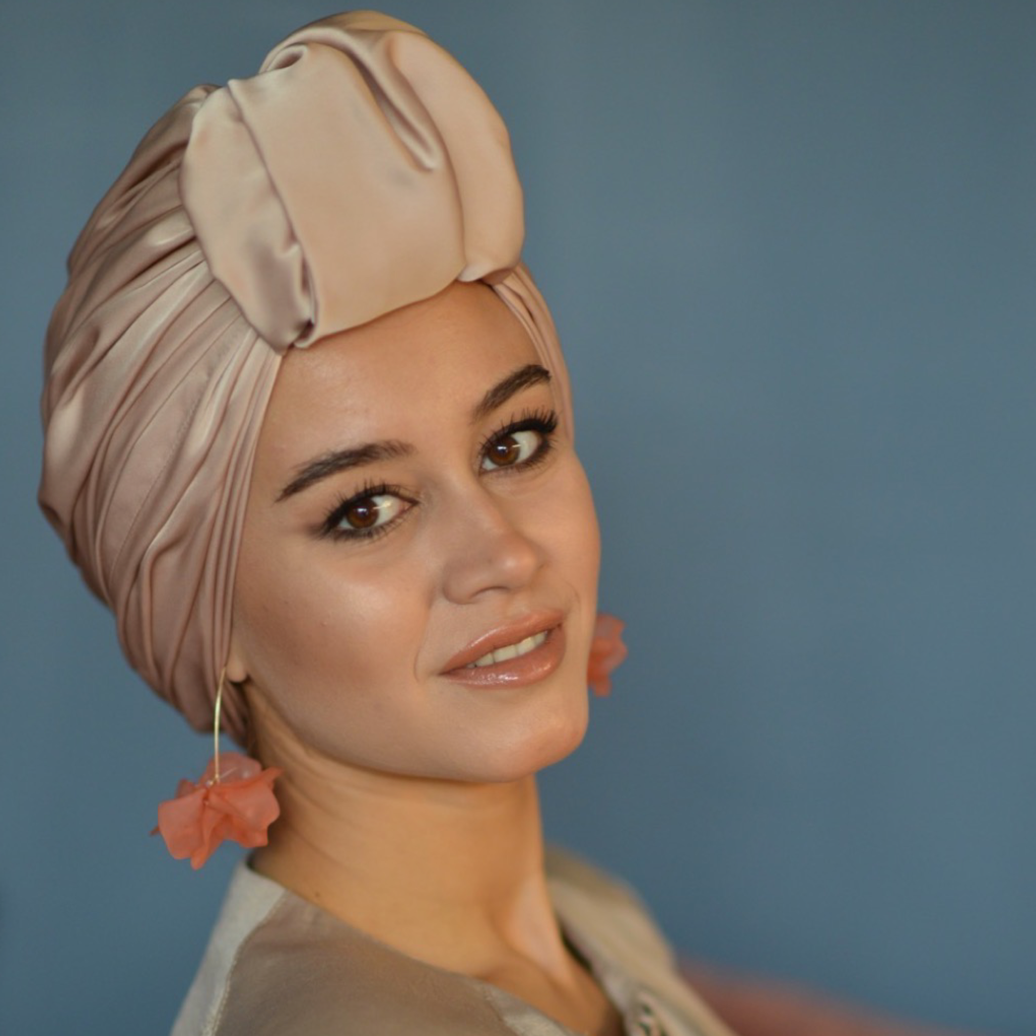 Beyrut Topuzlu Bone - Saten Kumaş