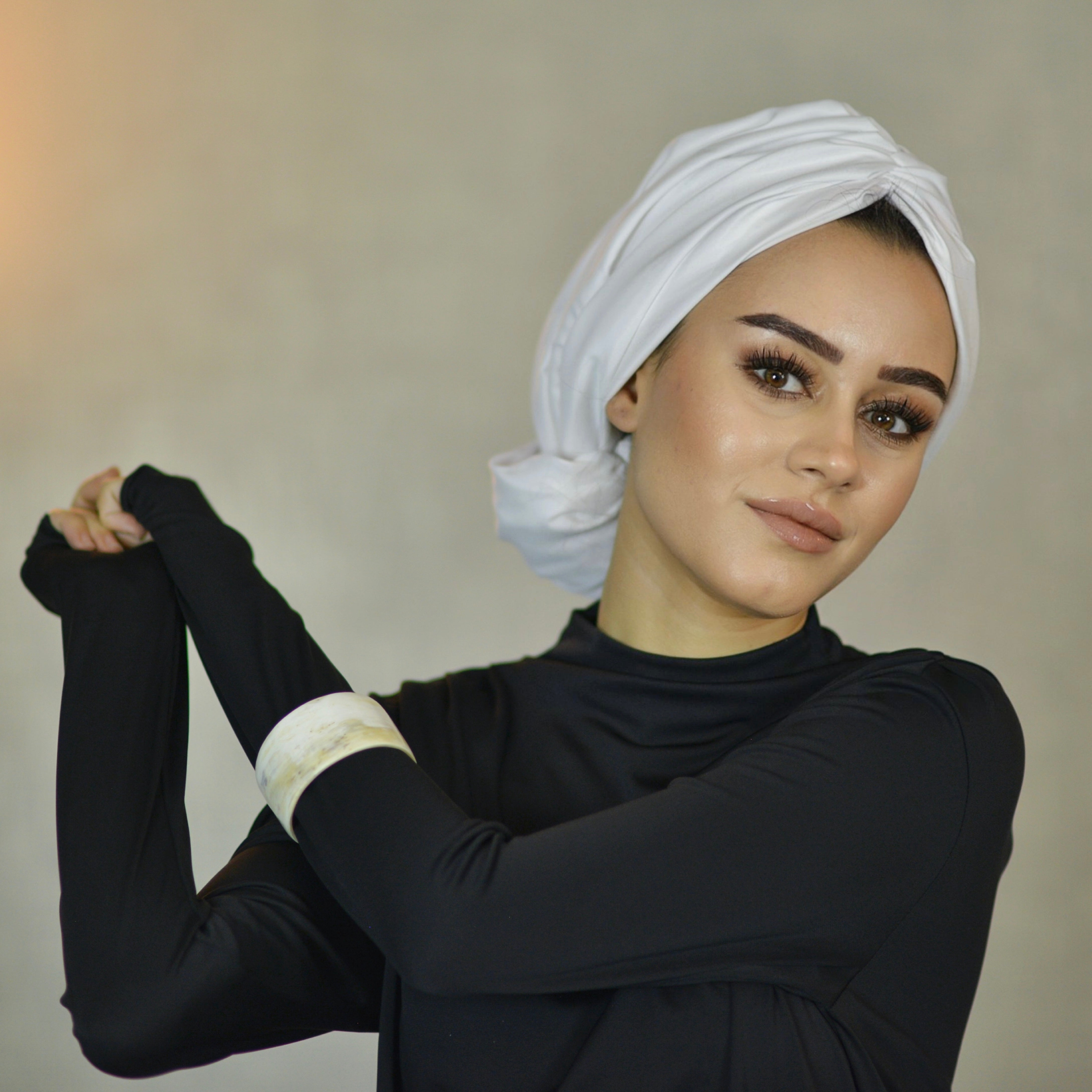 Abu Dabi – Saten - Topuzlu Bone