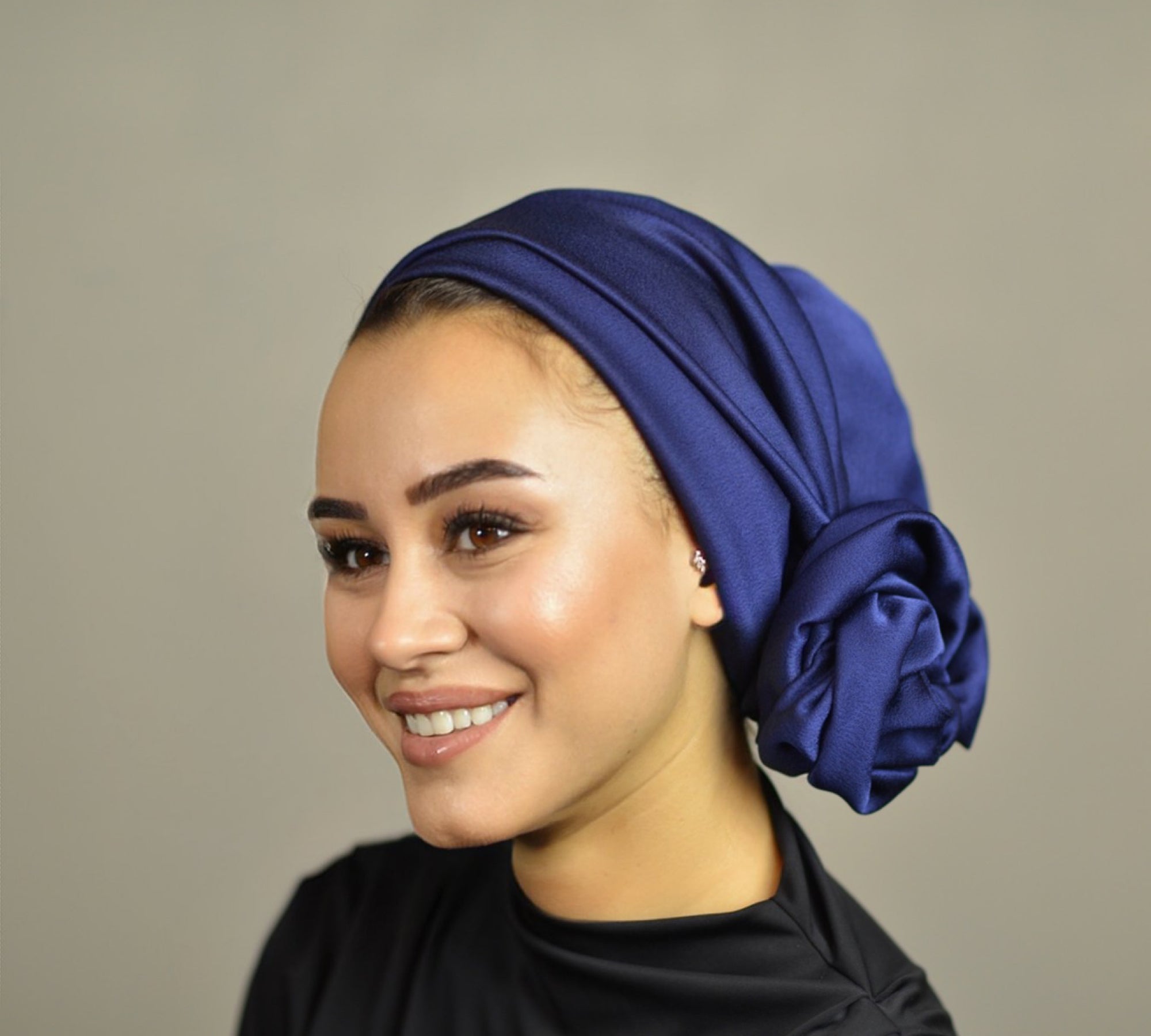 Dubai Bağlamalı Bone - Krep Saten Kumaş