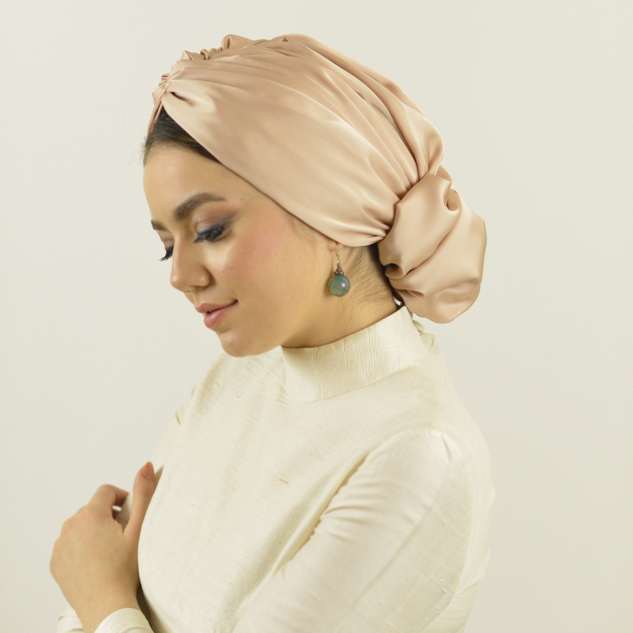 Abu Dabi – Saten - Topuzlu Bone