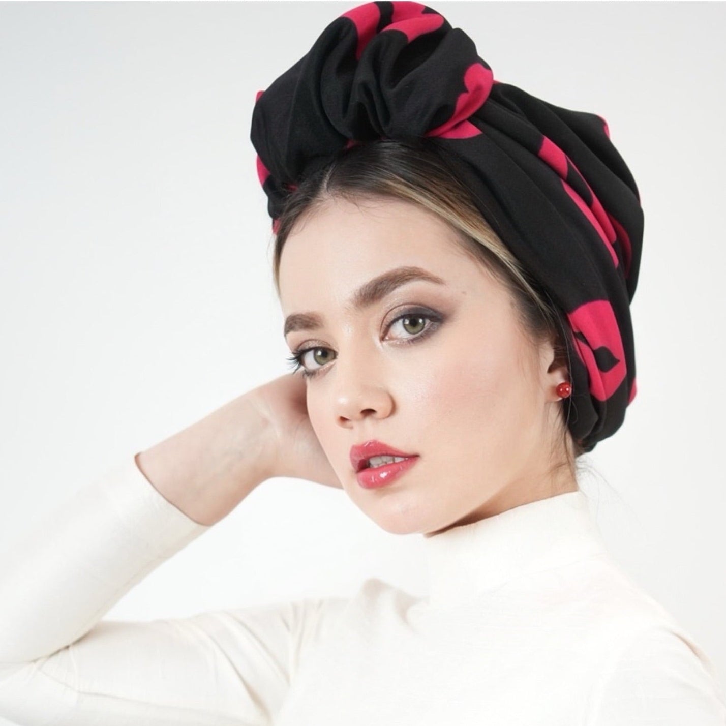 Beyrut Topuzlu Bone - Penye Astarlı - Dudak Desenli Esnek Kumaş