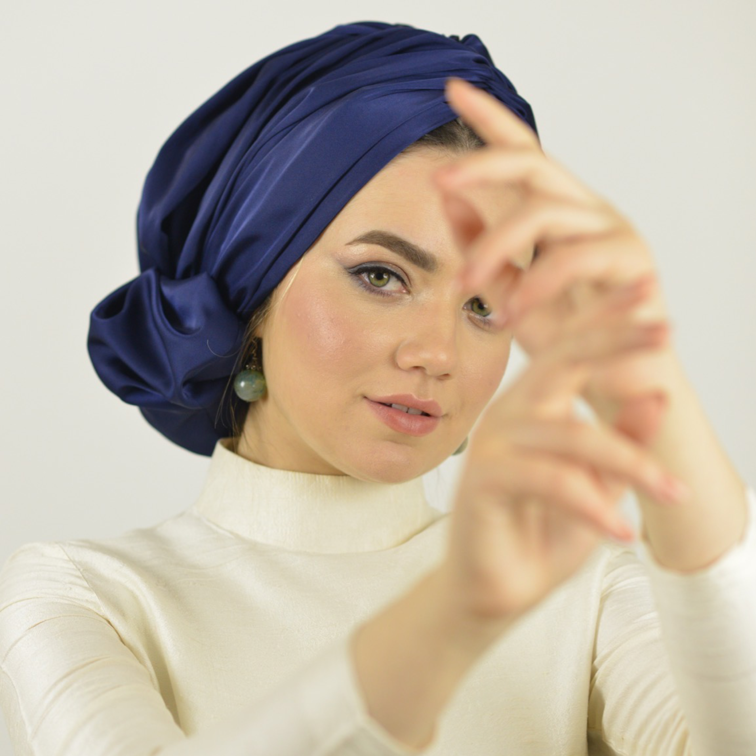 Abu Dhabi Ready-Made Bonnet - Lycra Satin Fabric - Black - BitterColors 