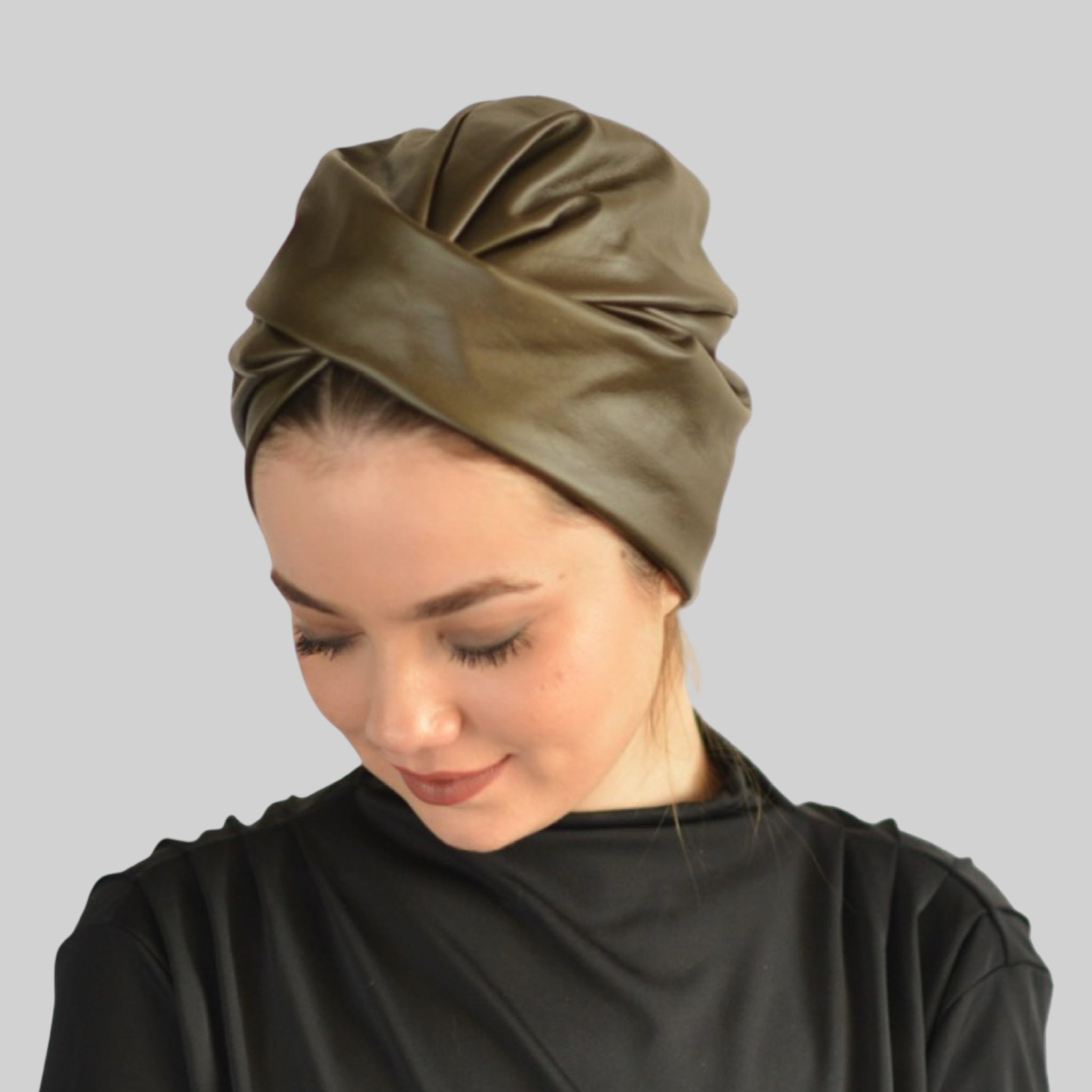 Paris Çapraz Katlı Bone - Deri Kumaş