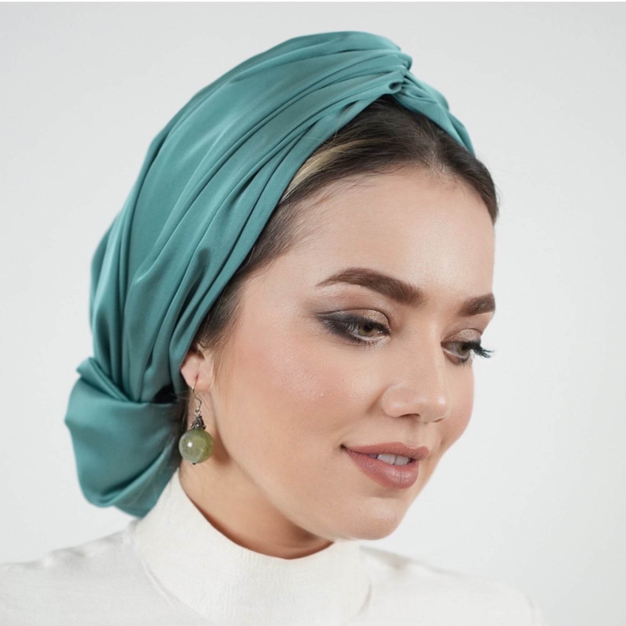 Abu Dhabi Ready-Made Bonnet - Lycra Satin Fabric - Black - BitterColors 