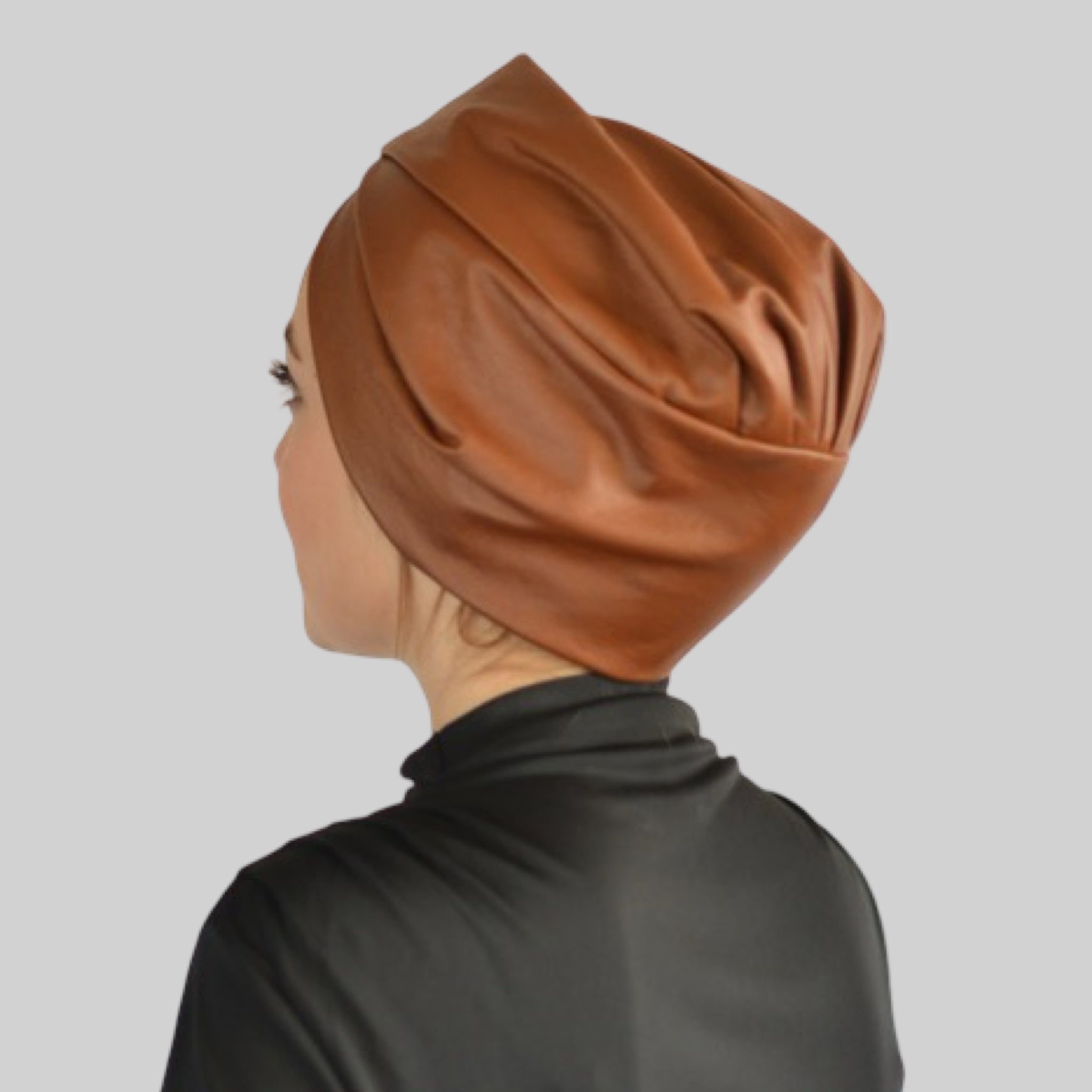 Paris Çapraz Katlı Bone - Deri Kumaş