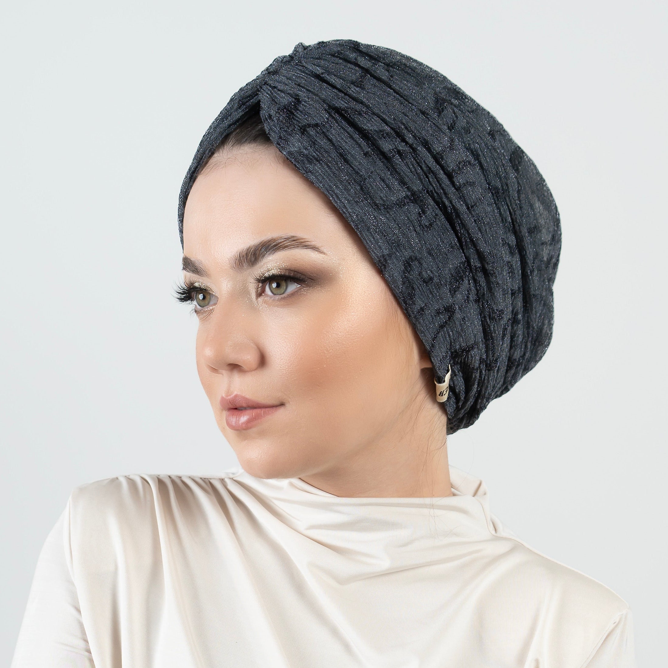 Milano Büzgülü Bone - Simli Esnek Örme Kumaş