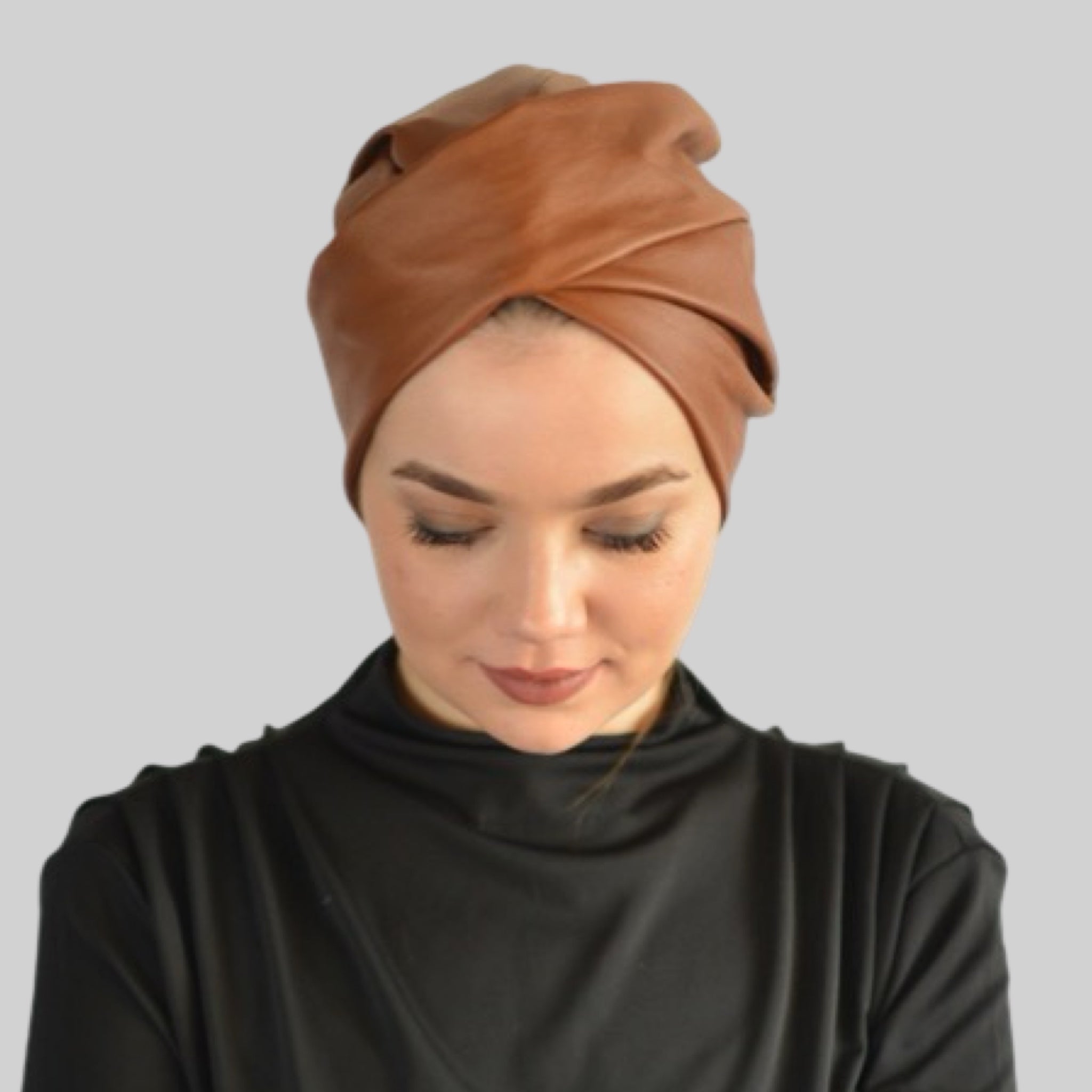 Paris Çapraz Katlı Bone - Deri Kumaş