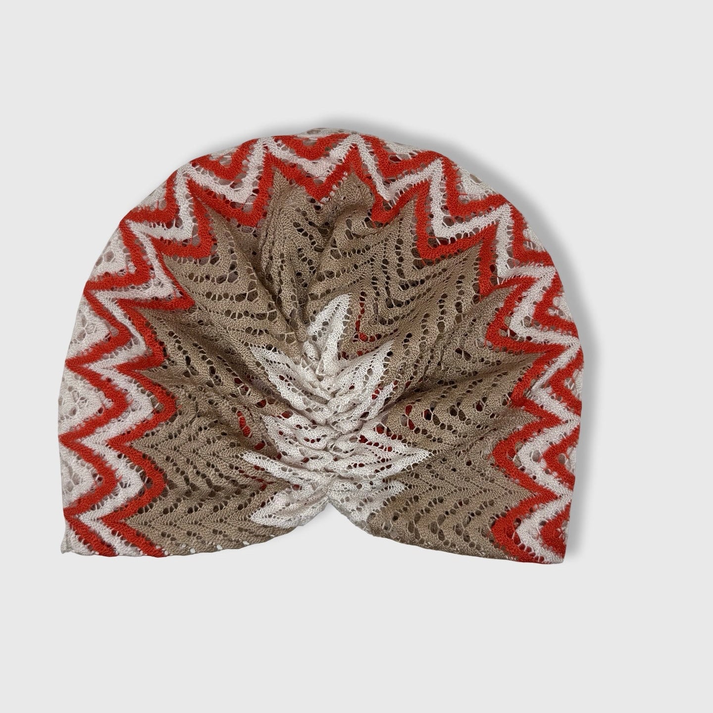 Milano Büzgülü Bone - Bej Mercan Renkli - Zikzak Desenli File Kumaş