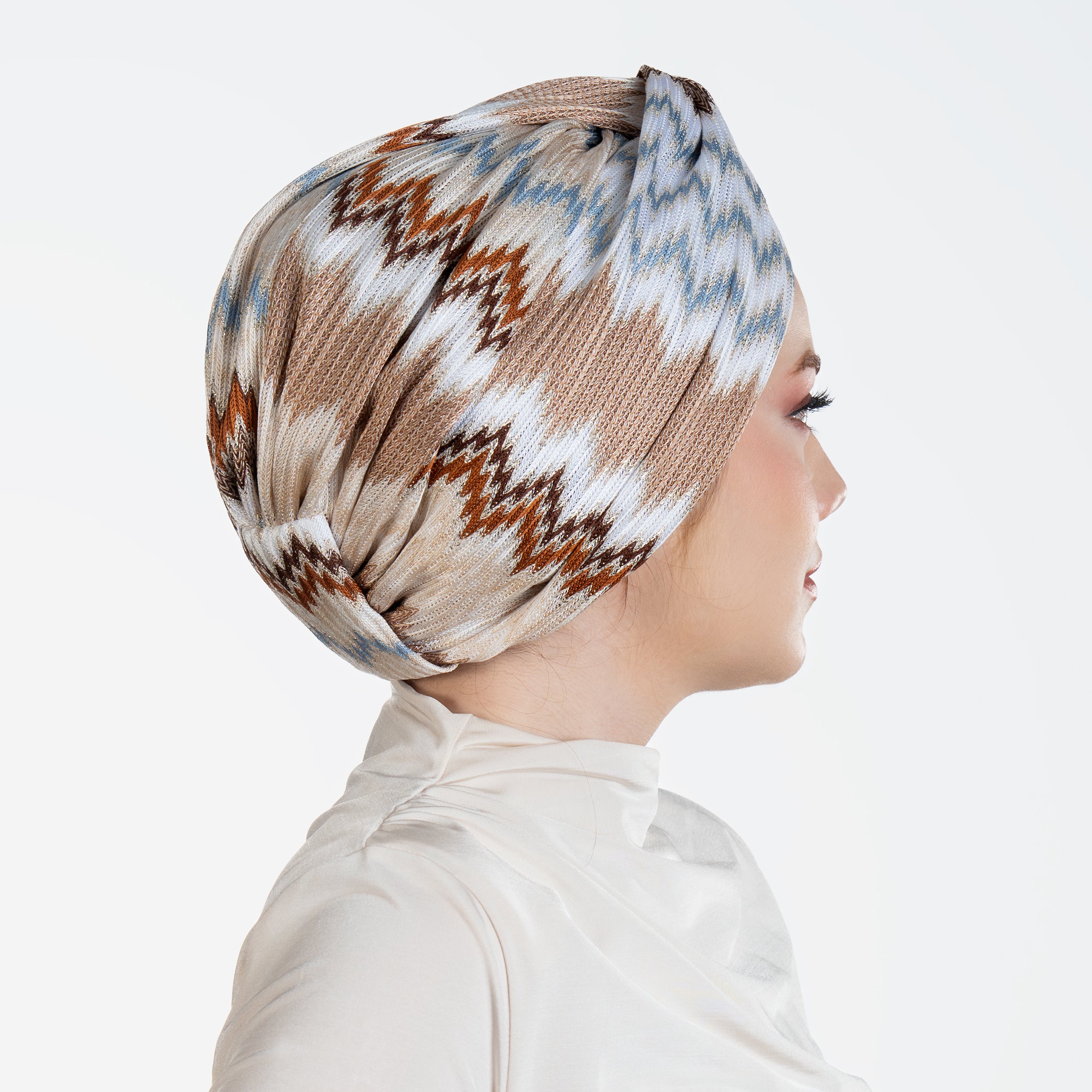 Barcelona Burgulu Bone - Mavi Latte Zikzak Desenli Örme Kumaş