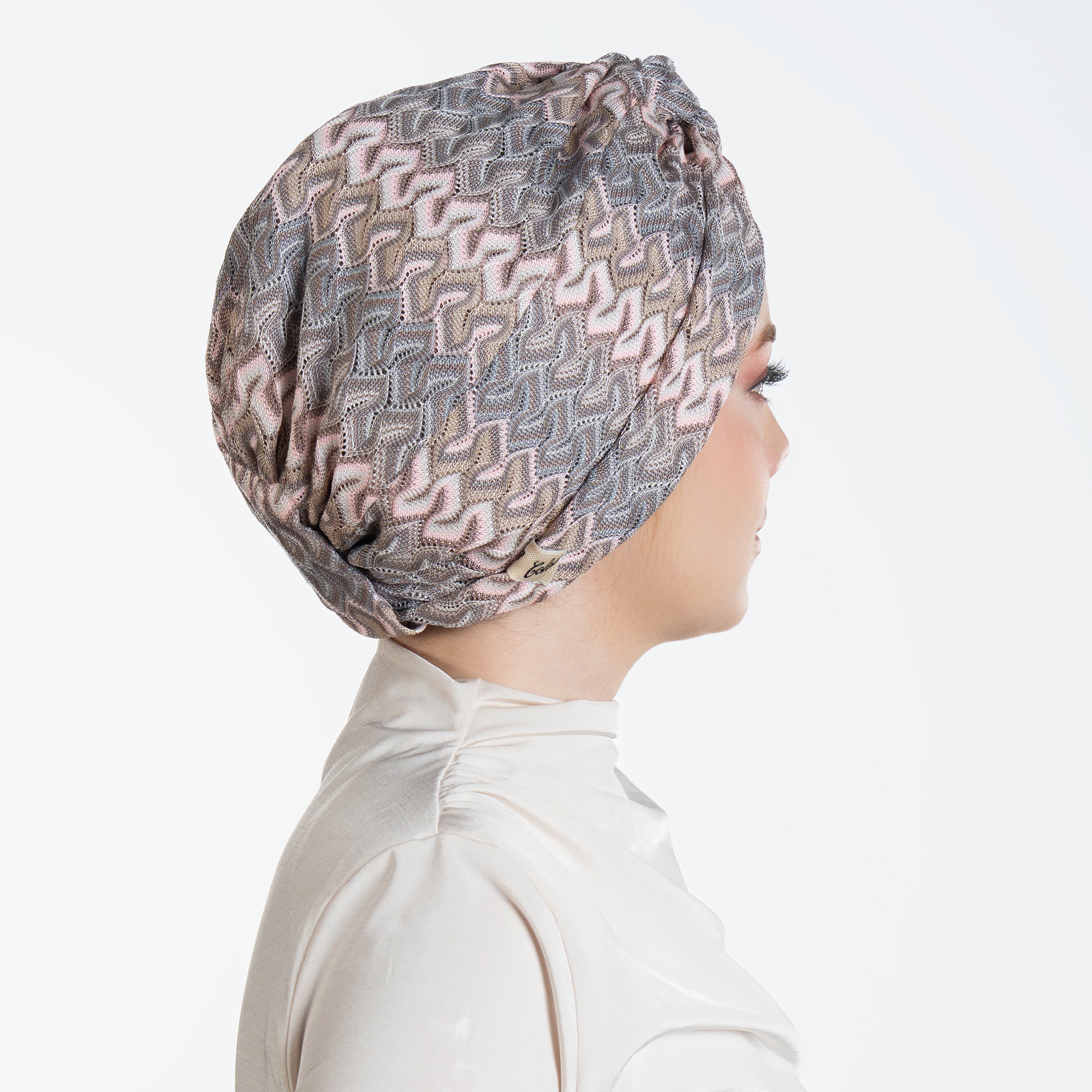 Barcelona Burgulu Bone - Pembe Gri Zikzak Desenli Örme Kumaş