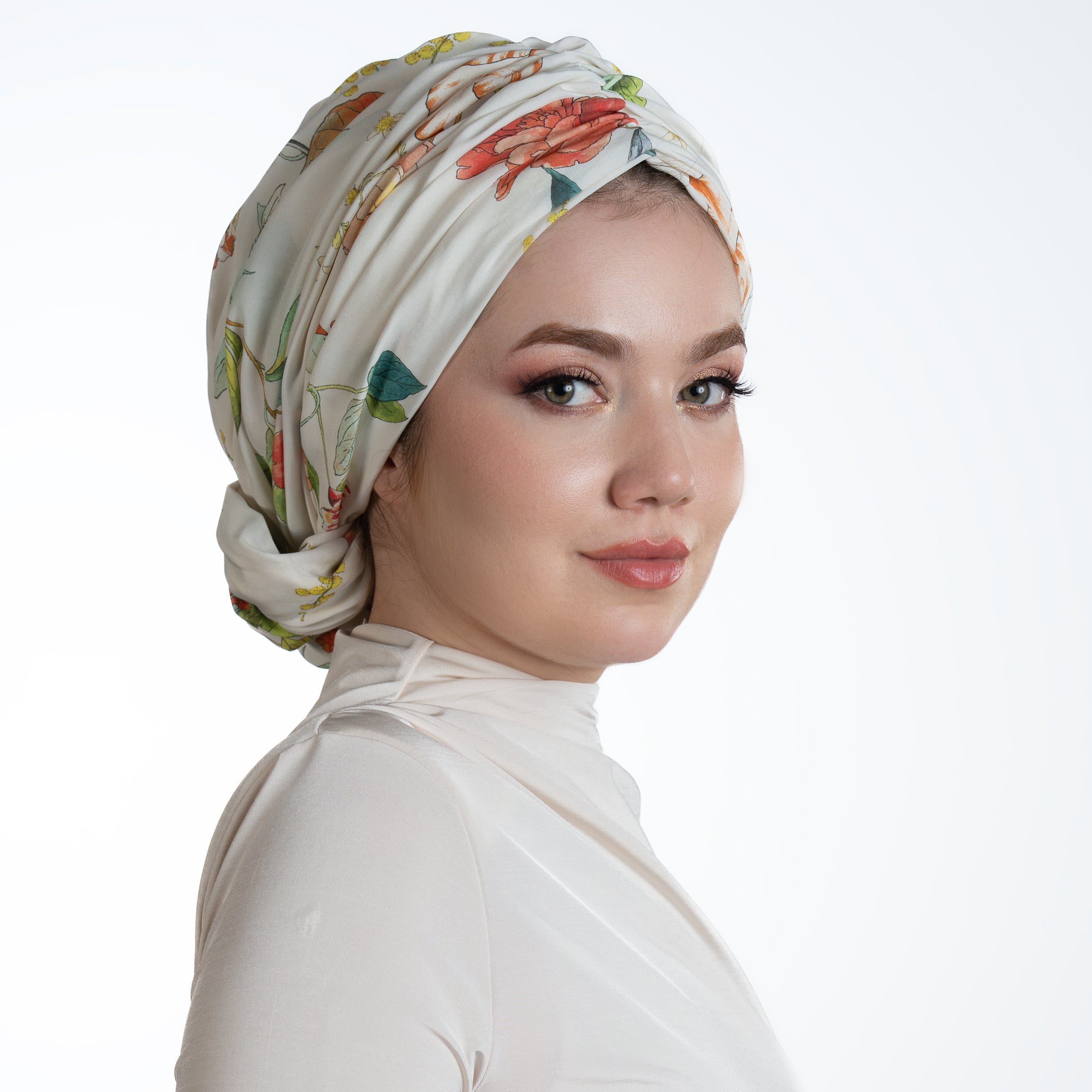 Beyrut Topuzlu Bone – Çiçek Desenli Cupra Kumaş