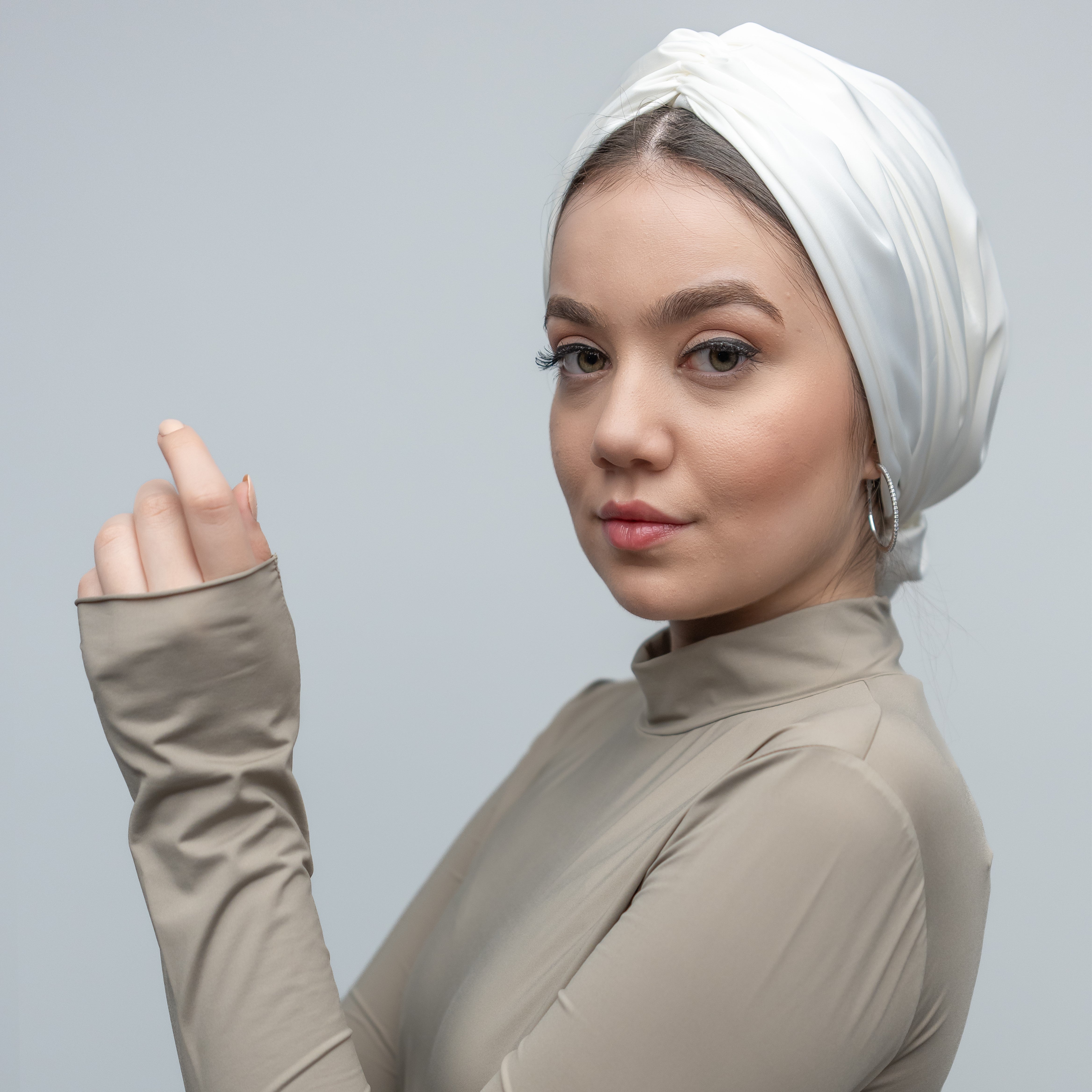 Abu Dhabi Ready-Made Bonnet - Lycra Satin Fabric - Black - BitterColors 