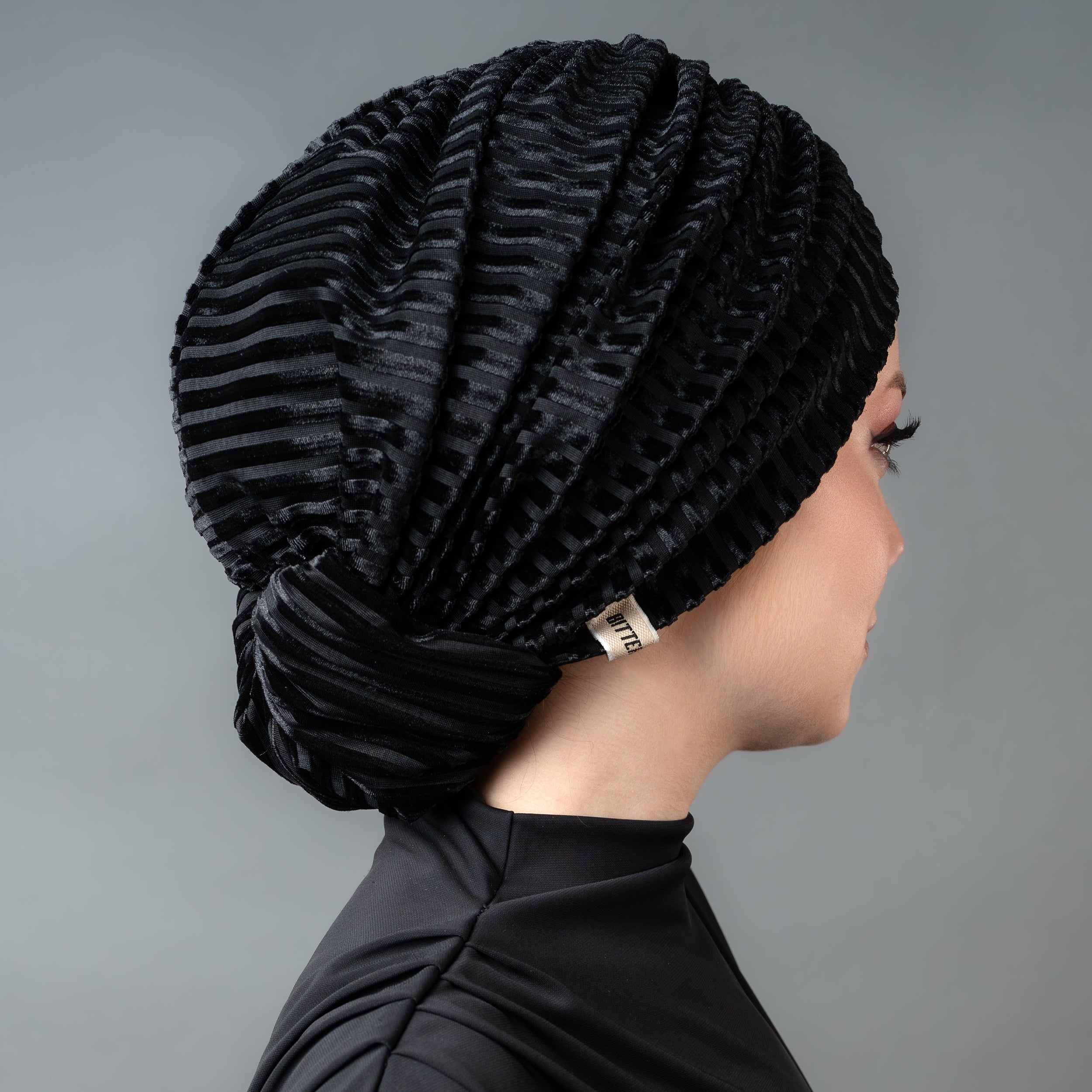 Beyrut Topuzlu Bone - Siyah Çizgili Kadife