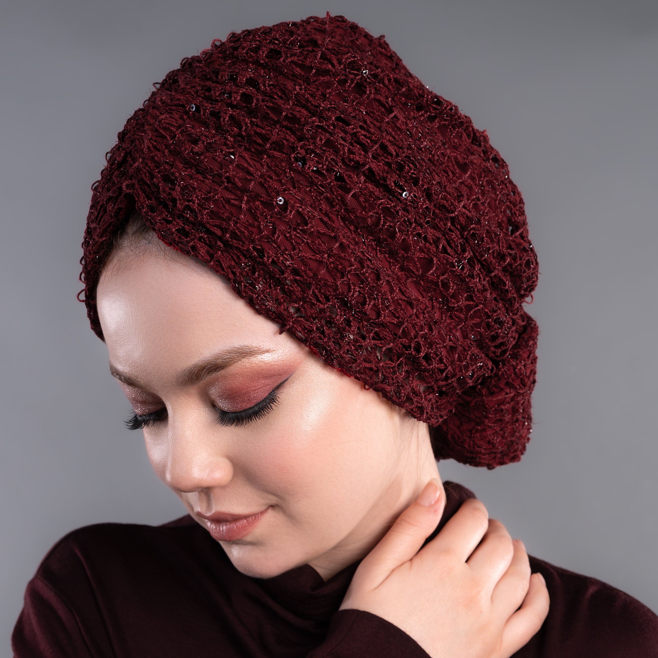 Beyrut Topuzlu Bone - Pul İşlemeli Dantel Kumaş