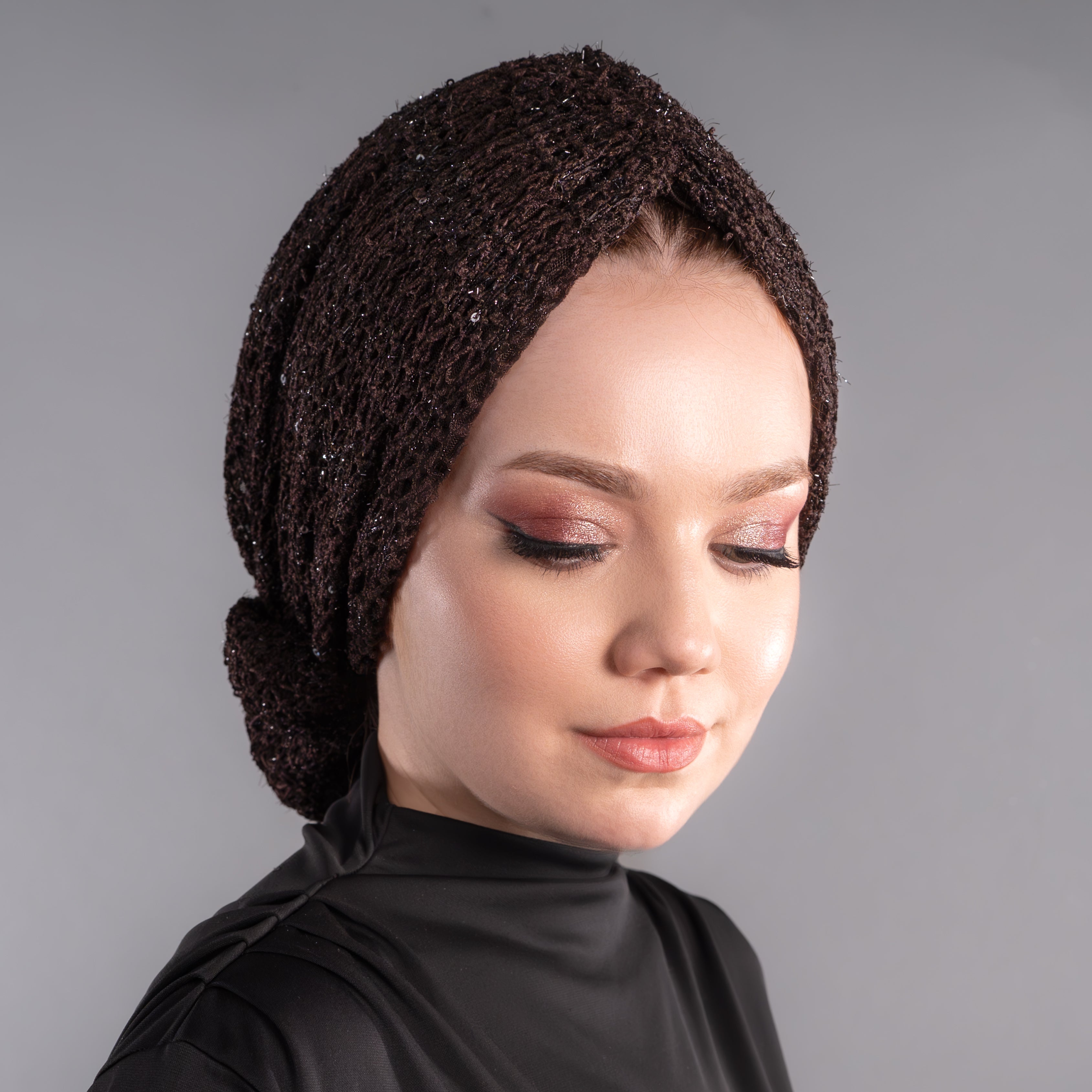 Beyrut Topuzlu Bone - Pul İşlemeli Dantel Kumaş