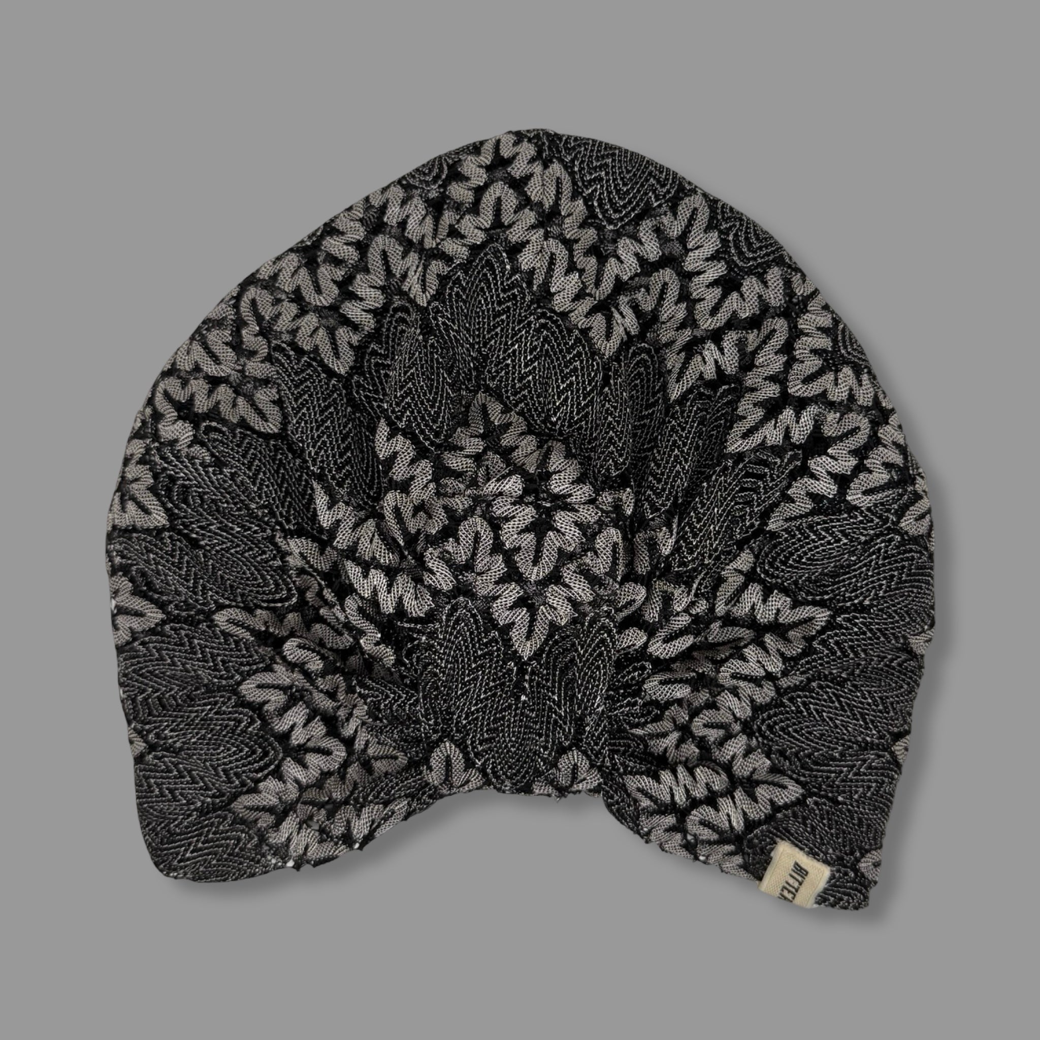 Barcelona Burgulu Bone - Vizon Renkli - Zikzak Desenli File Kumaş