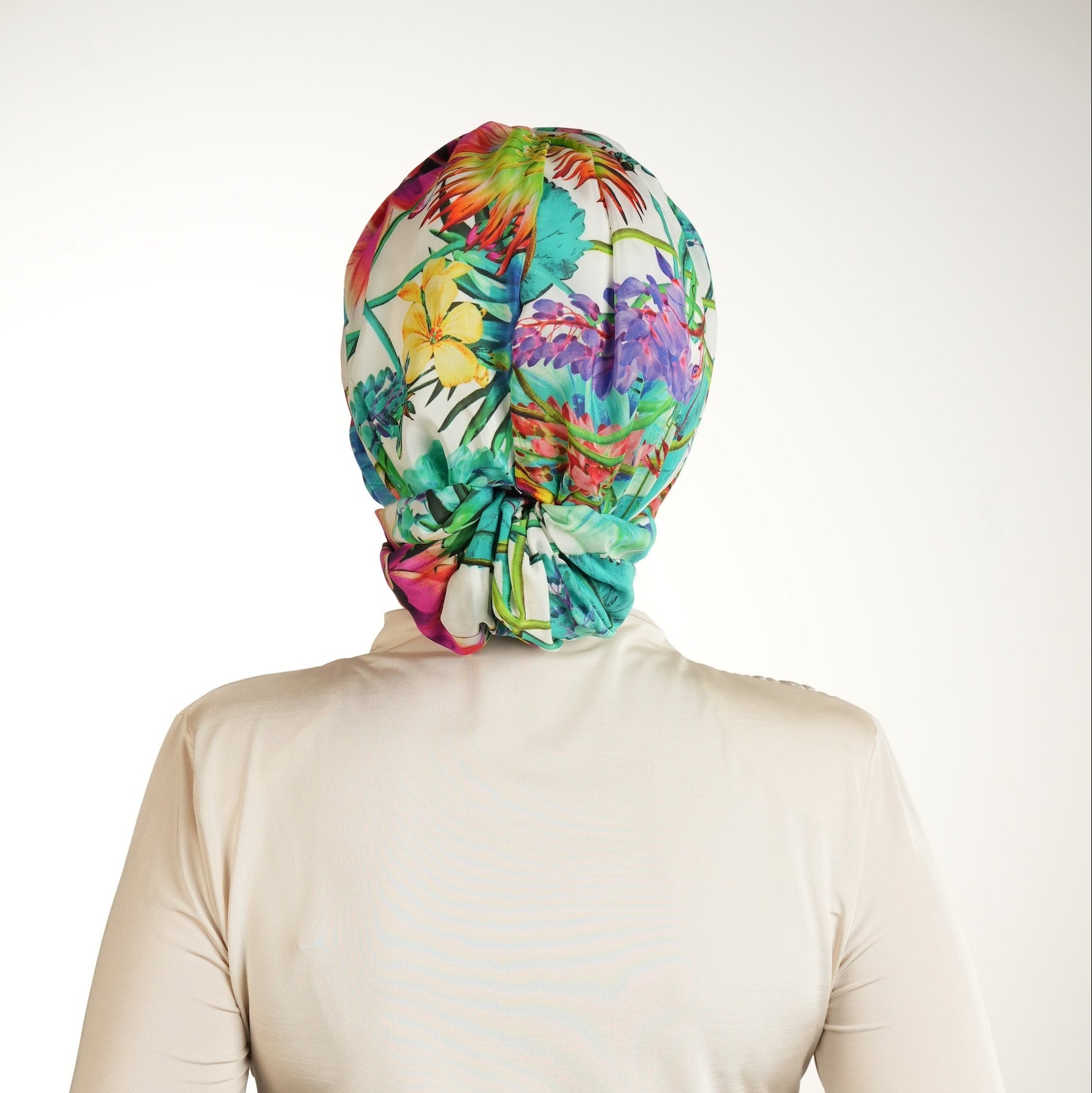 Beyrut Topuzlu Bone – Çiçek Desenli Cupra Kumaş