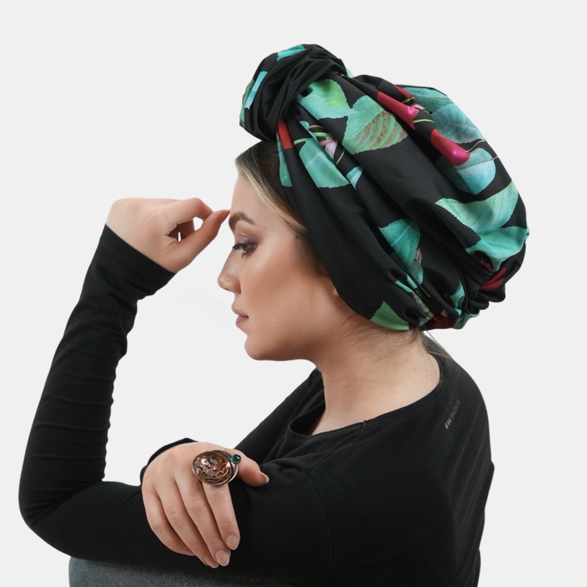 Beyrut Topuzlu Bone - Penye Astarlı - Kiraz Desenli Cupra Kumaş