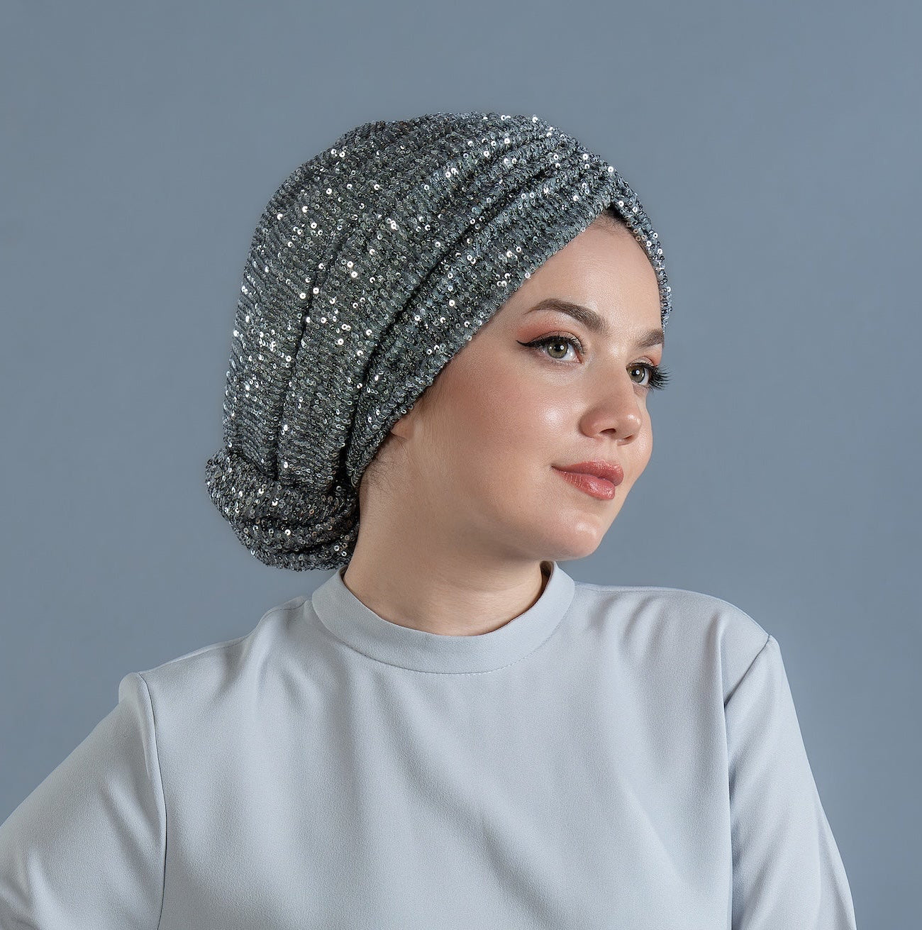 Beyrut Topuzlu Bone - Penye Astarlı - Çizgili Pul Payet İşlemeli