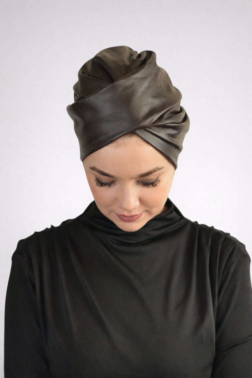 Paris Çapraz Katlı Bone - Deri Kumaş