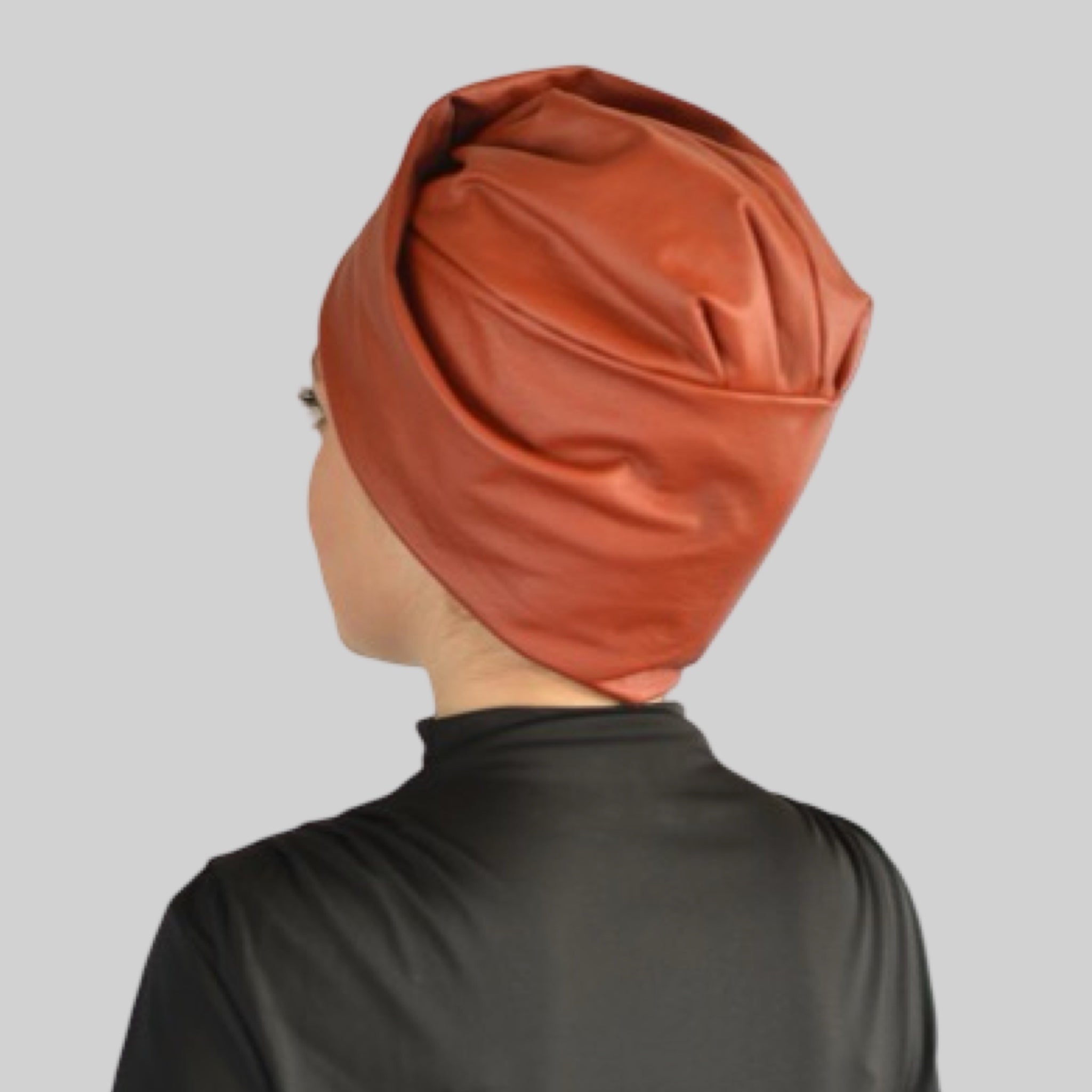 Paris Çapraz Katlı Bone - Deri Kumaş