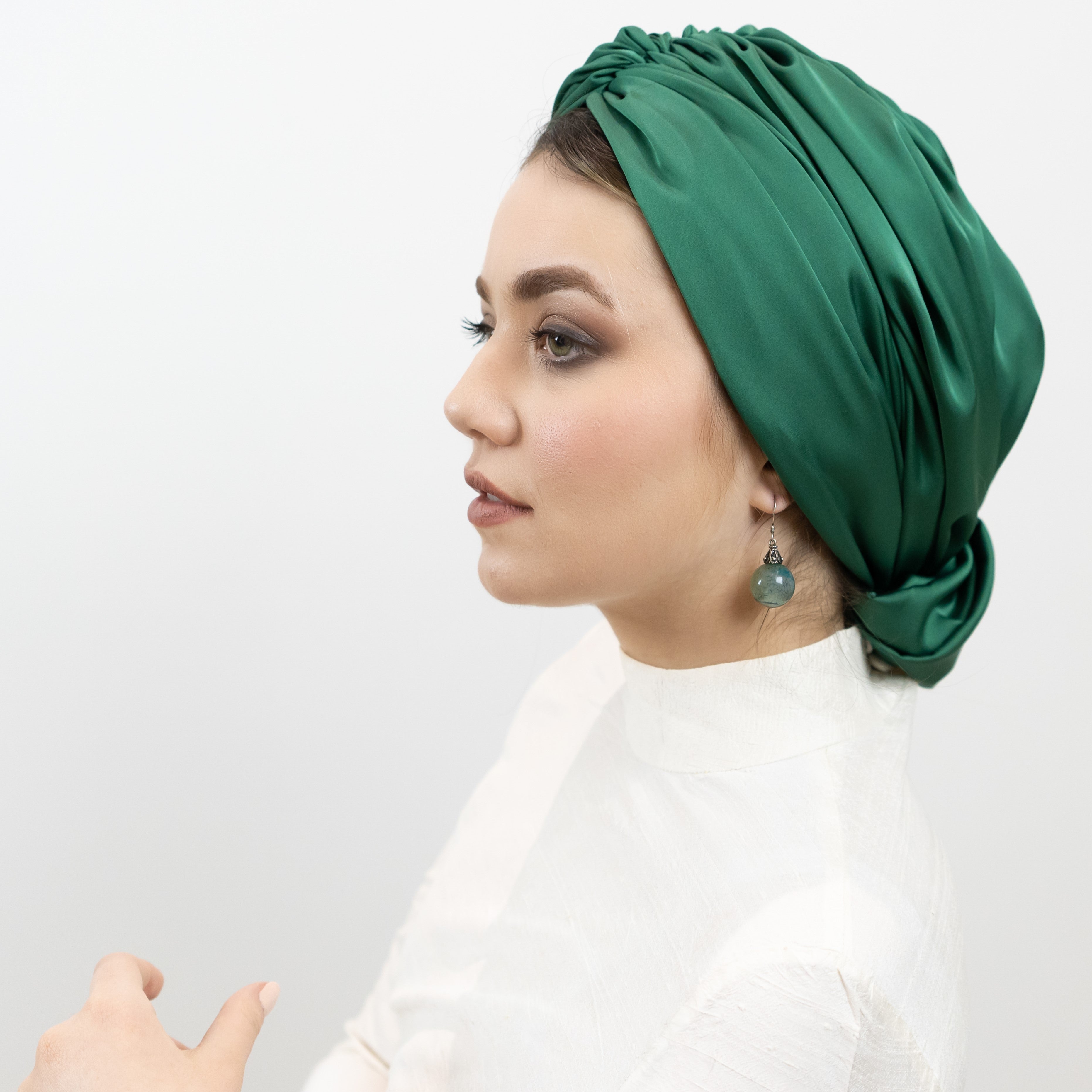 Abu Dhabi Ready-Made Bonnet - Lycra Satin Fabric - Black - BitterColors 