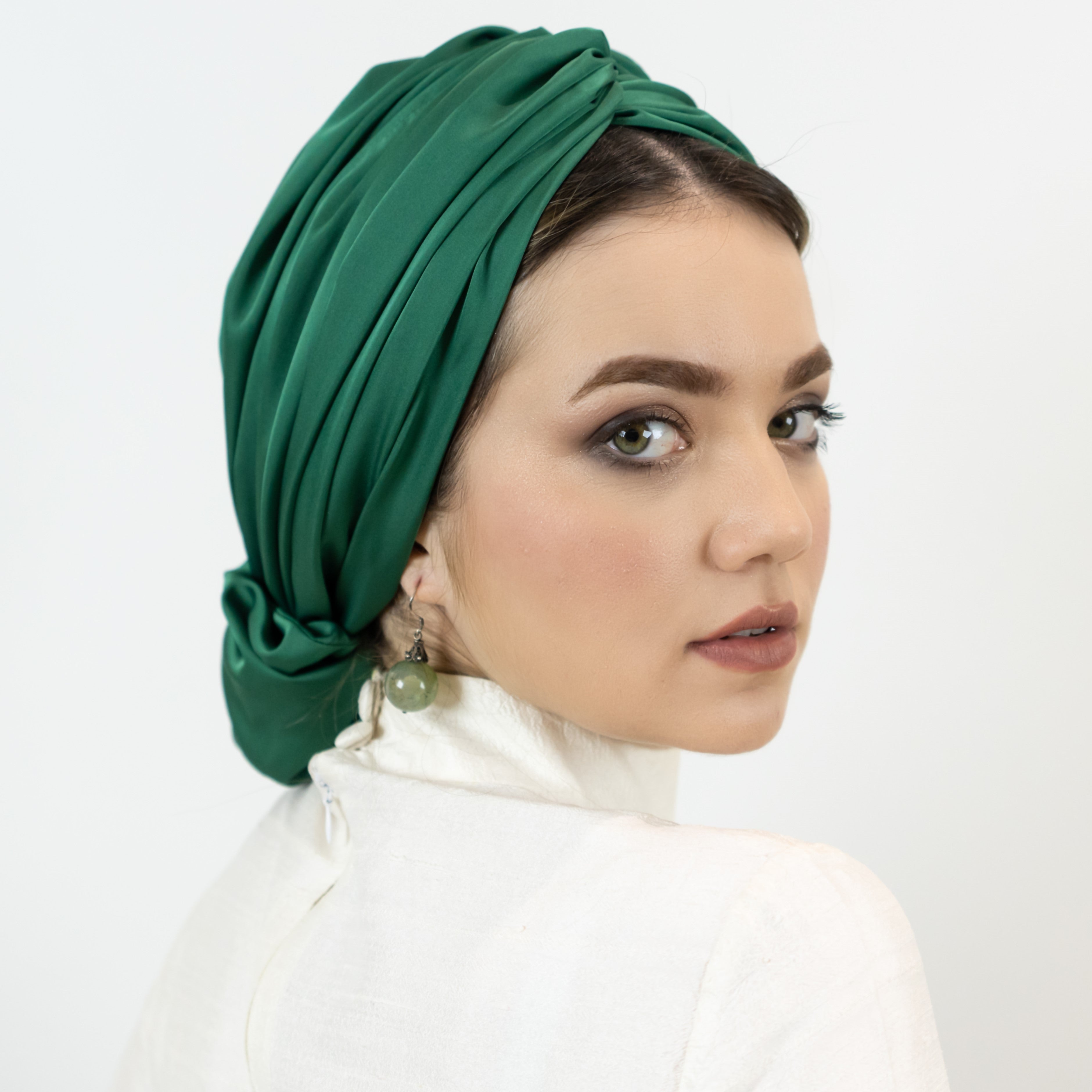 Abu Dhabi Ready-Made Bonnet - Lycra Satin Fabric - Black - BitterColors 