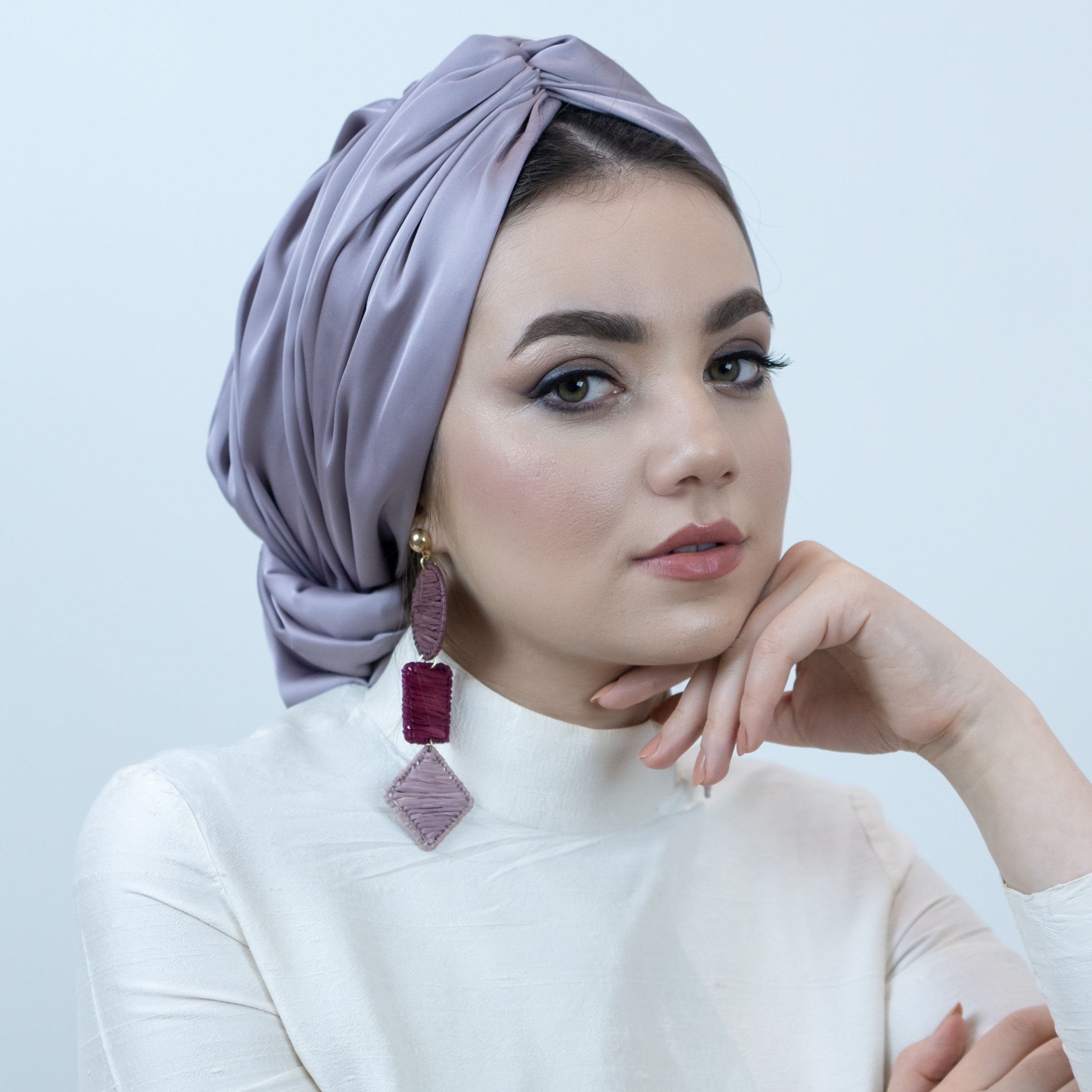 Abu Dhabi Ready-Made Bonnet - Lycra Satin Fabric - Black - BitterColors 
