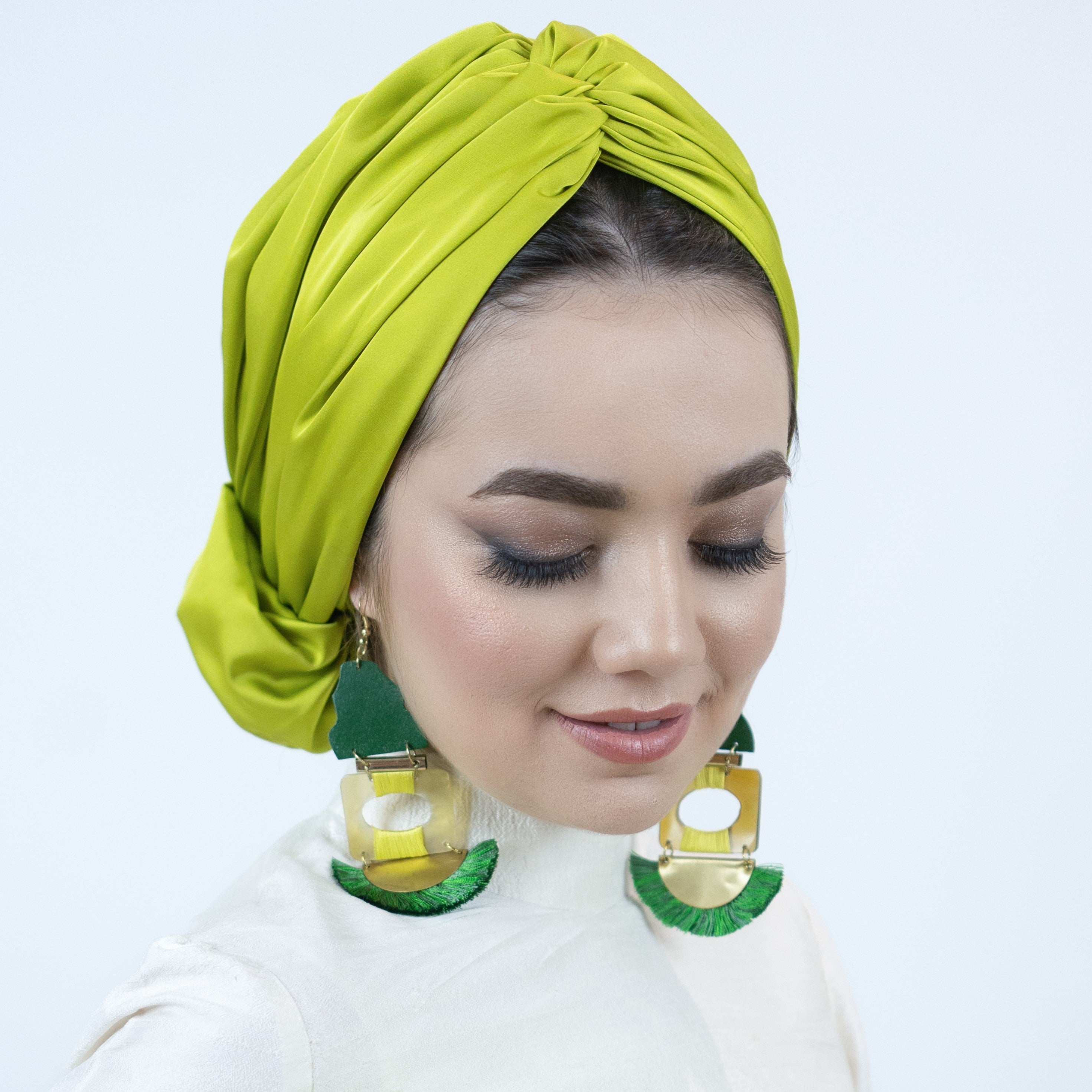 Abu Dhabi Ready-Made Bonnet - Lycra Satin Fabric - Black - BitterColors 