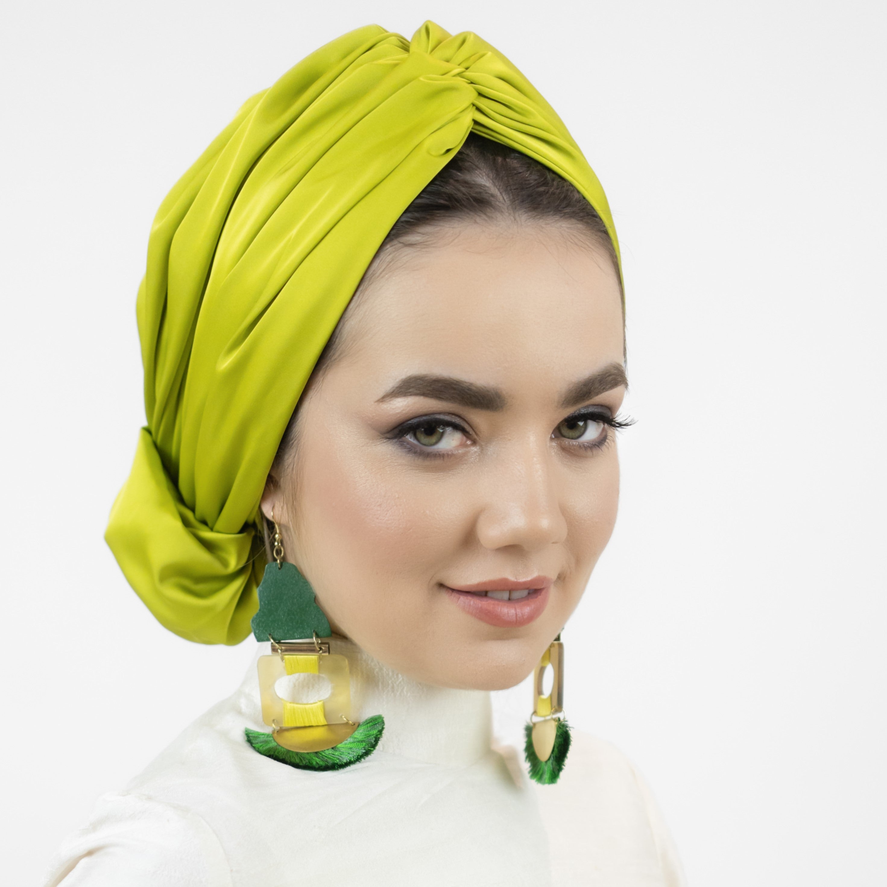 Abu Dhabi Ready-Made Bonnet - Lycra Satin Fabric - Black - BitterColors 