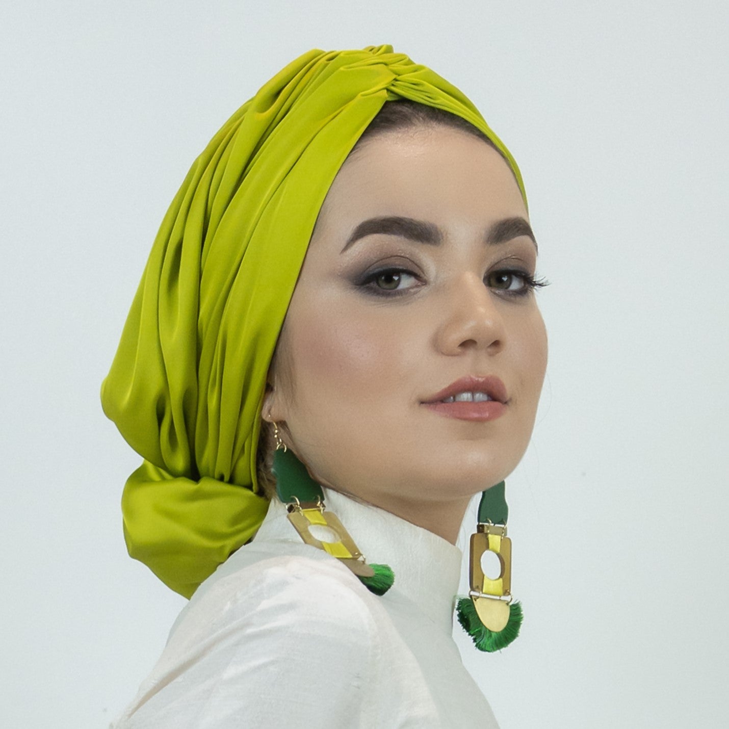 Abu Dhabi Ready-Made Bonnet - Lycra Satin Fabric - Black - BitterColors 