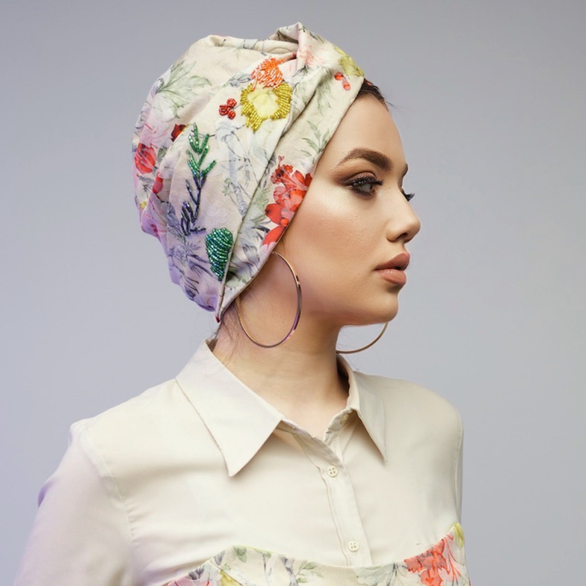 Paris Bantlı Bone - Boncuk İşlemeli Çiçekli Dokuma Kumaş