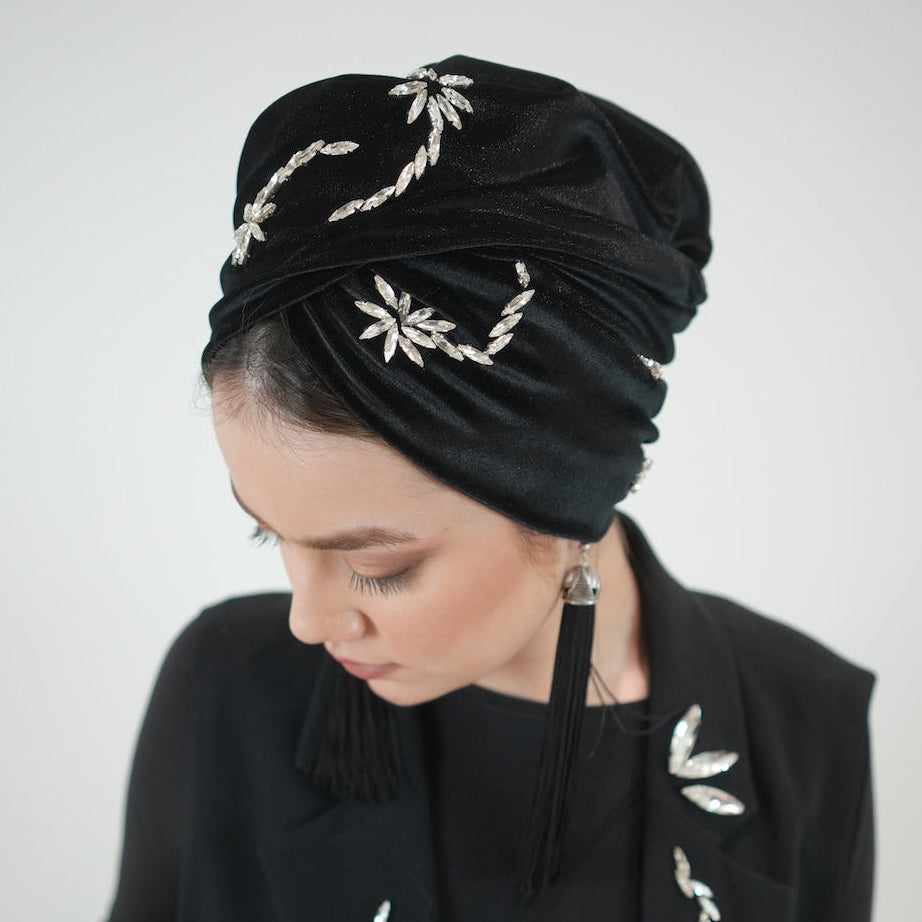 Paris Palmiye Motifli Taş İşlemeli Bone - Siyah Kadife Kumaş