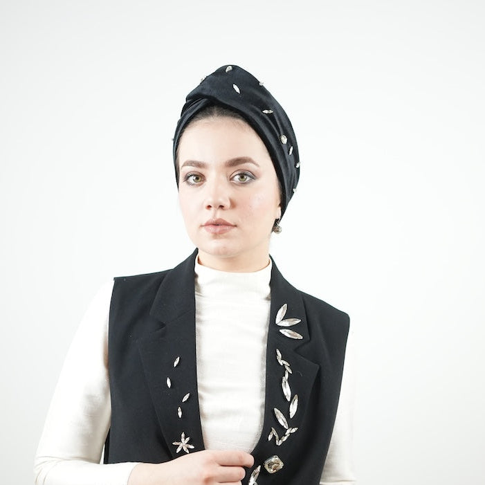 Paris Serpme Taş İşlemeli Bone - Siyah Kadife Kumaş